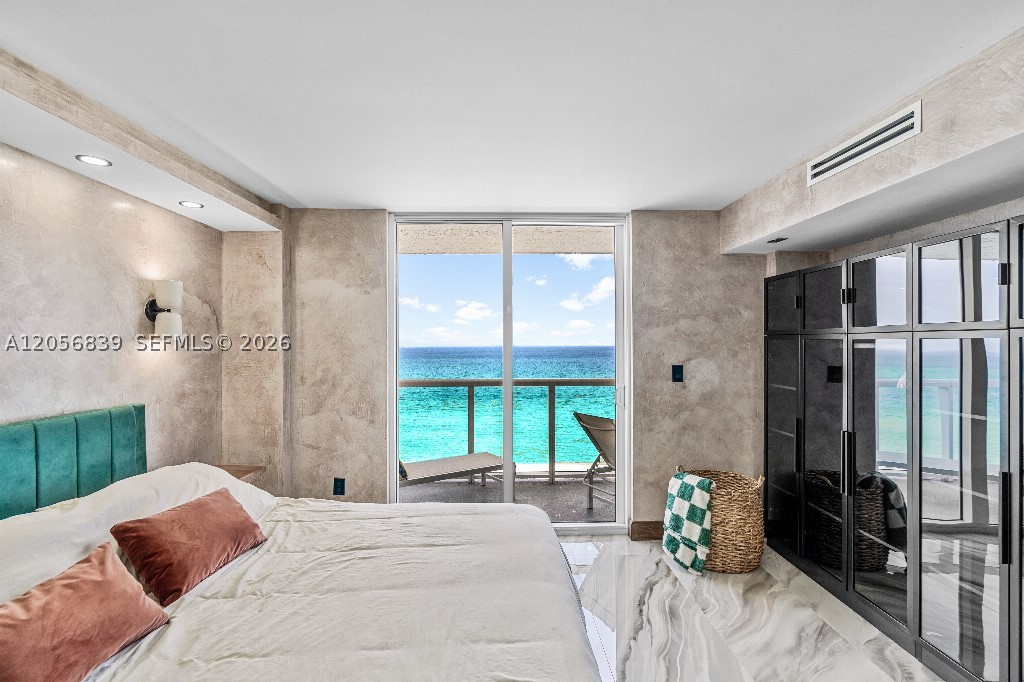 2457 Collins Ave #1603 Miami Beach, FL 33140
