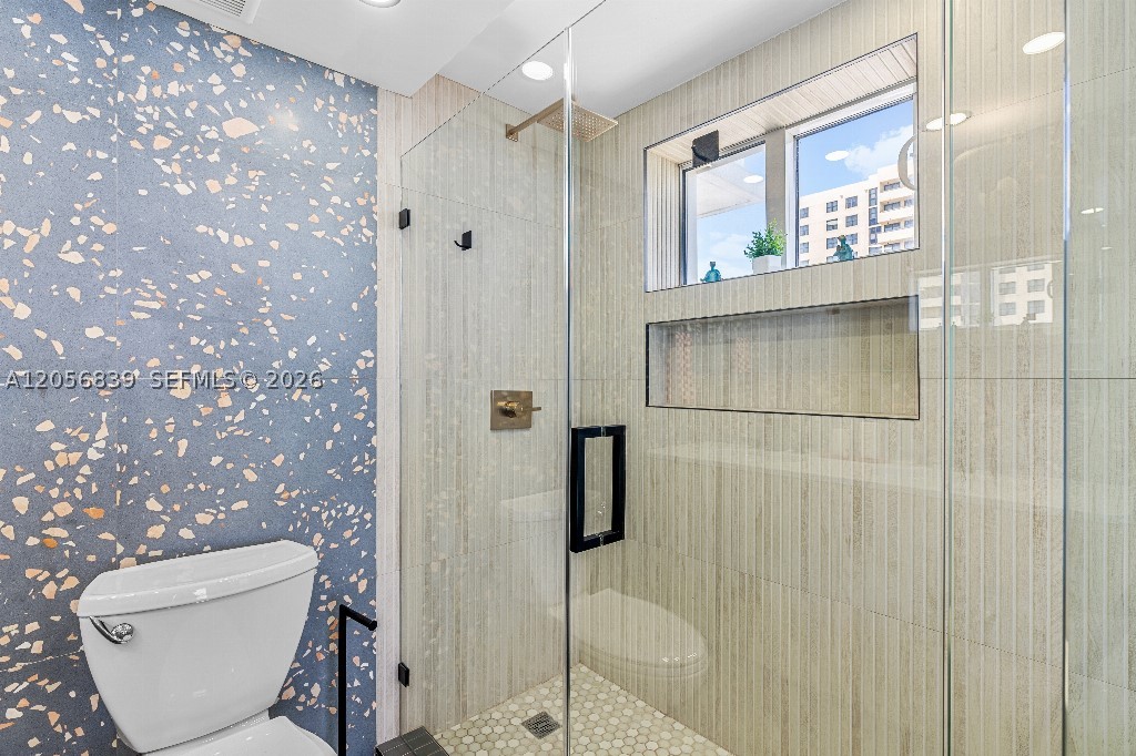 2457 Collins Ave #1603 Miami Beach, FL 33140