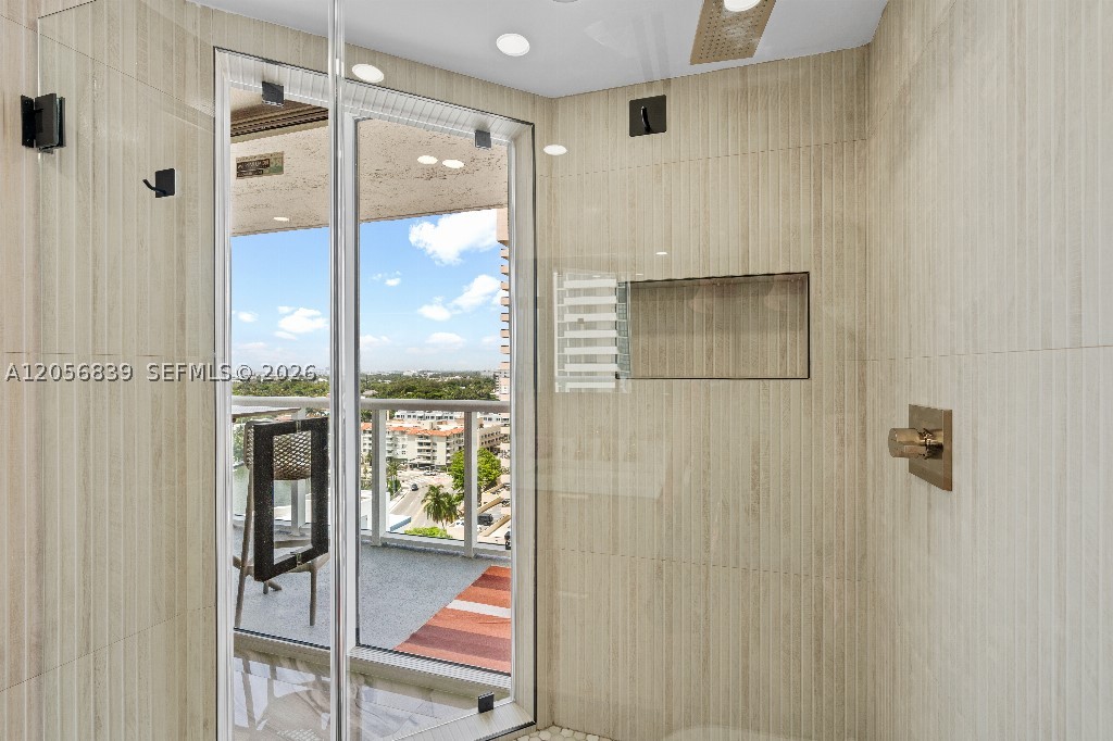 2457 Collins Ave #1603 Miami Beach, FL 33140