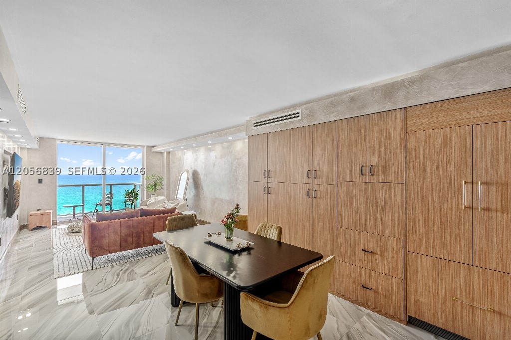 2457 Collins Ave #1603 Miami Beach, FL 33140