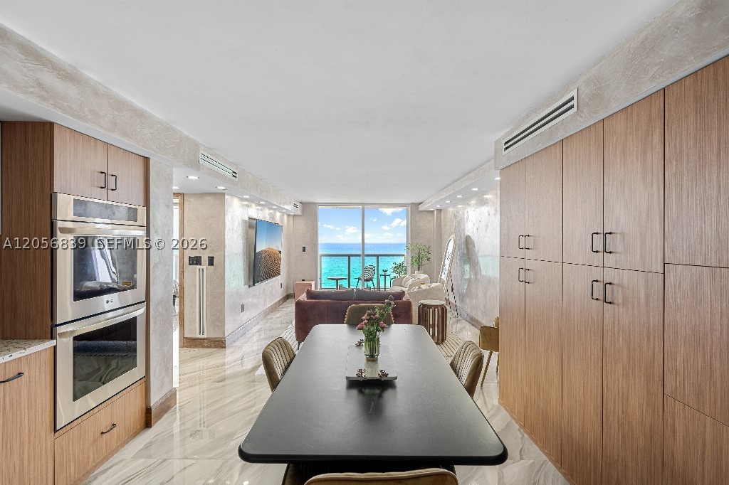 2457 Collins Ave #1603 Miami Beach, FL 33140