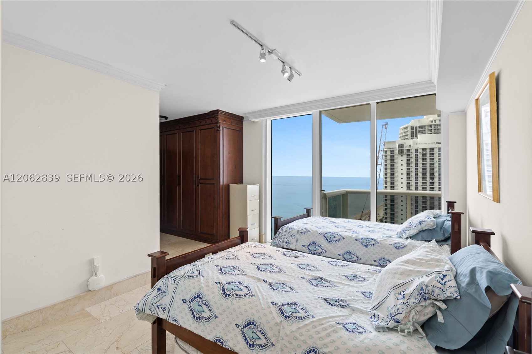 image Ocean Three32
