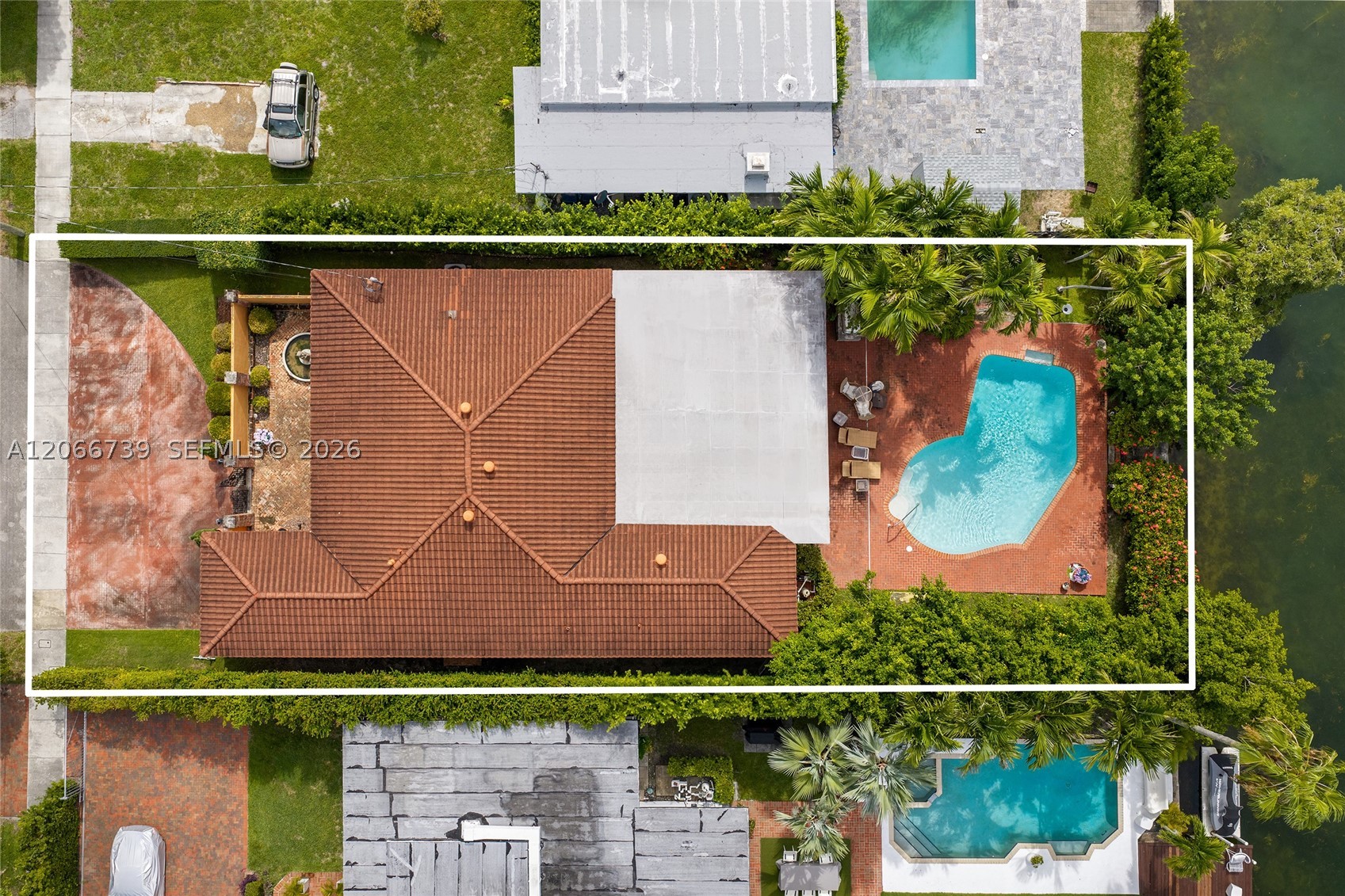 1860 Cleveland Rd Miami Beach, FL 33141