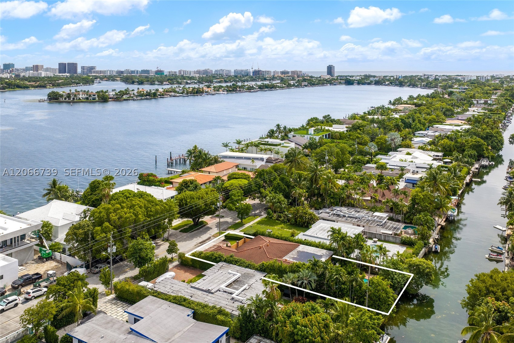 1860 Cleveland Rd Miami Beach, FL 33141
