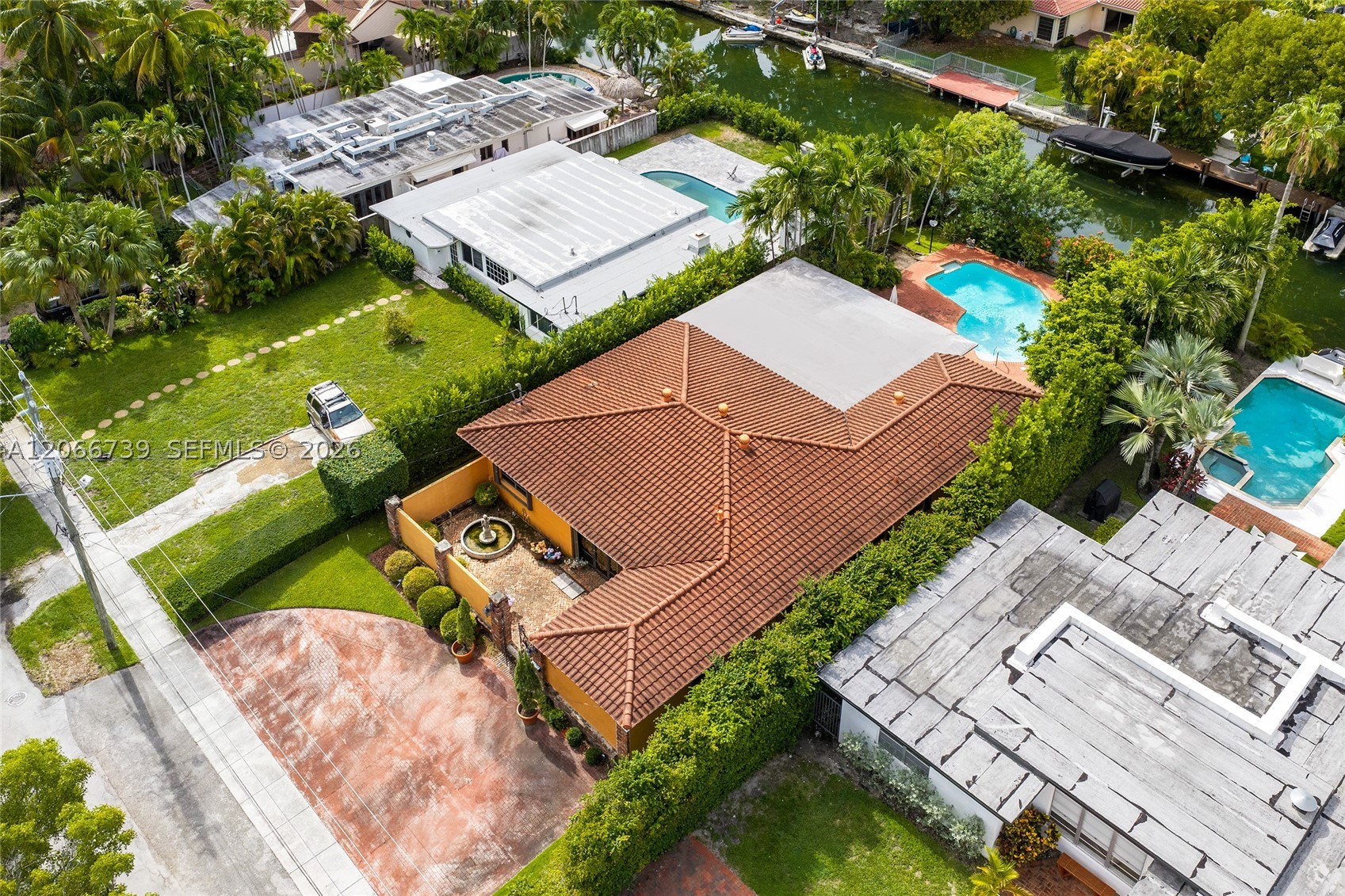 1860 Cleveland Rd Miami Beach, FL 33141