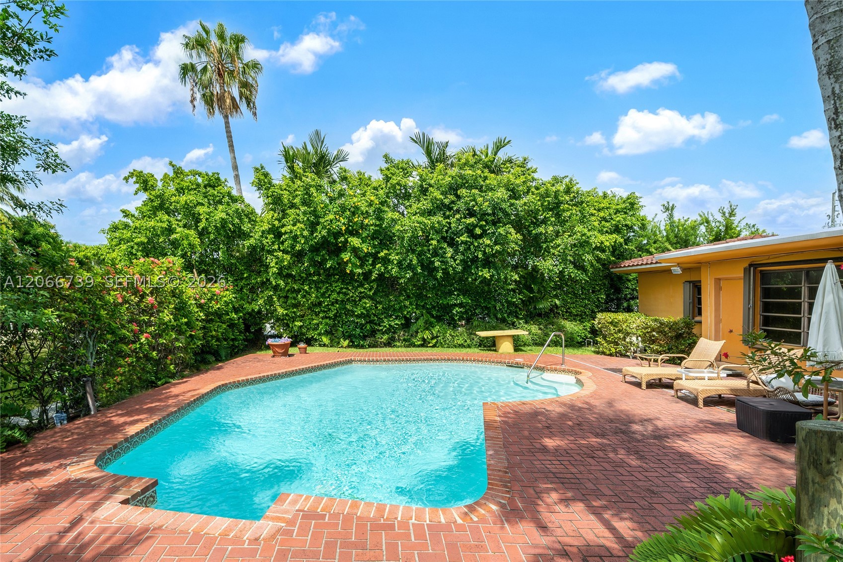 1860 Cleveland Rd Miami Beach, FL 33141