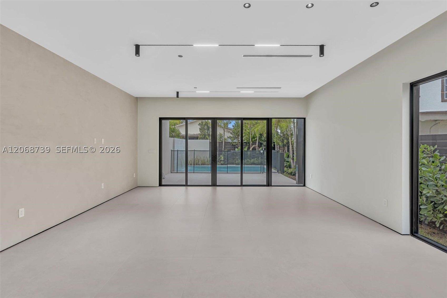2222 SW 14th St #right Miami, FL 33145