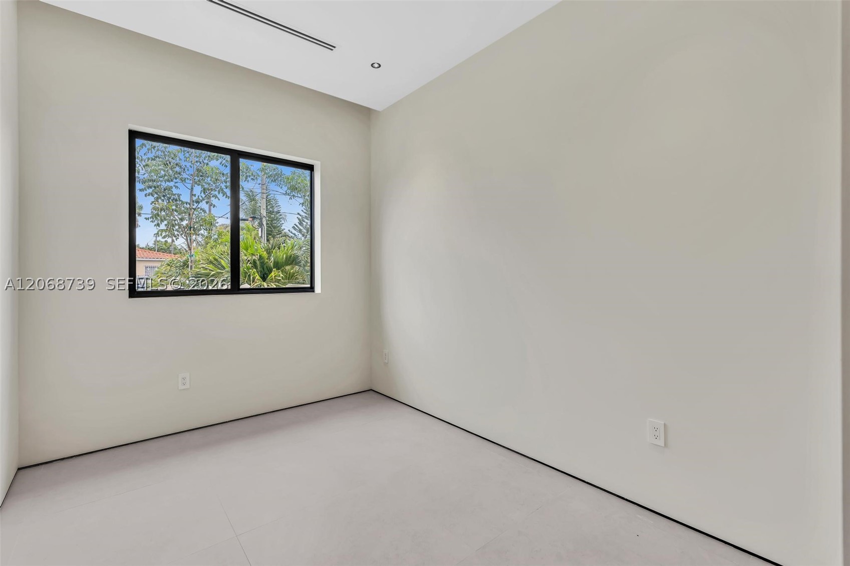 2222 SW 14th St #right Miami, FL 33145