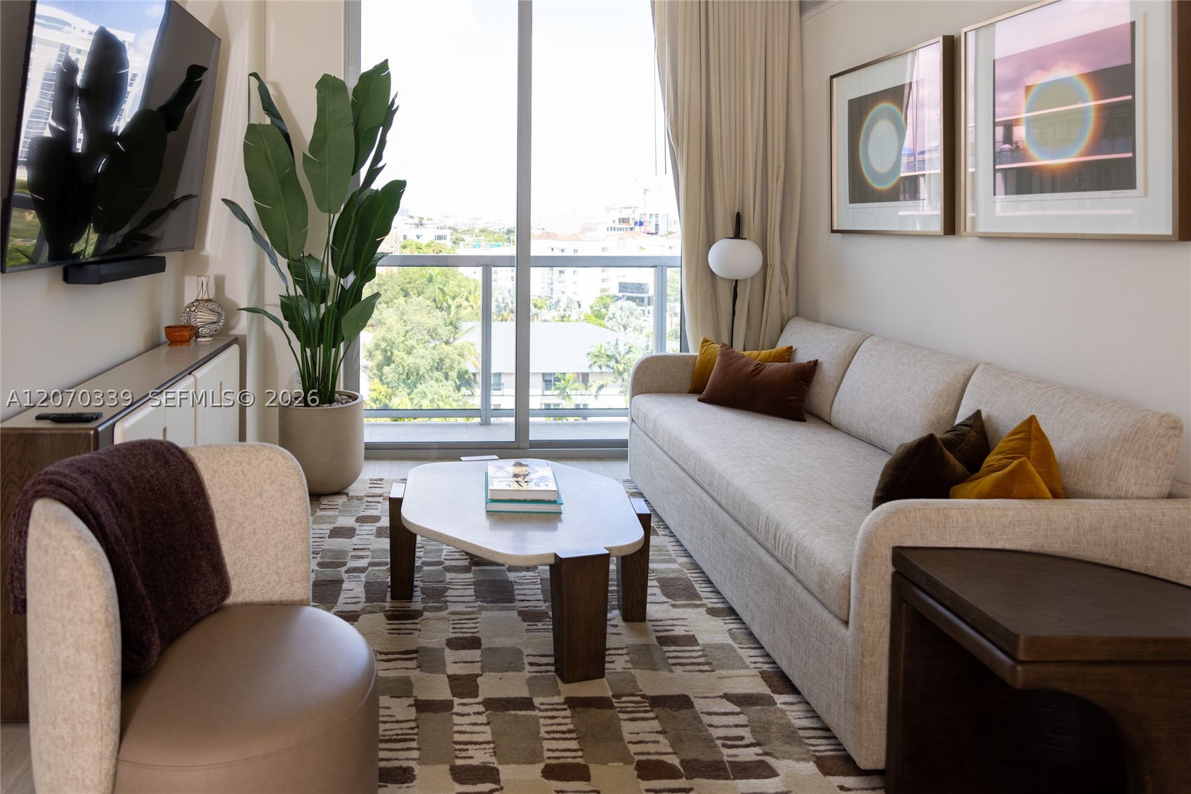 1611 SW 2nd Ave #709 Miami, FL 33129