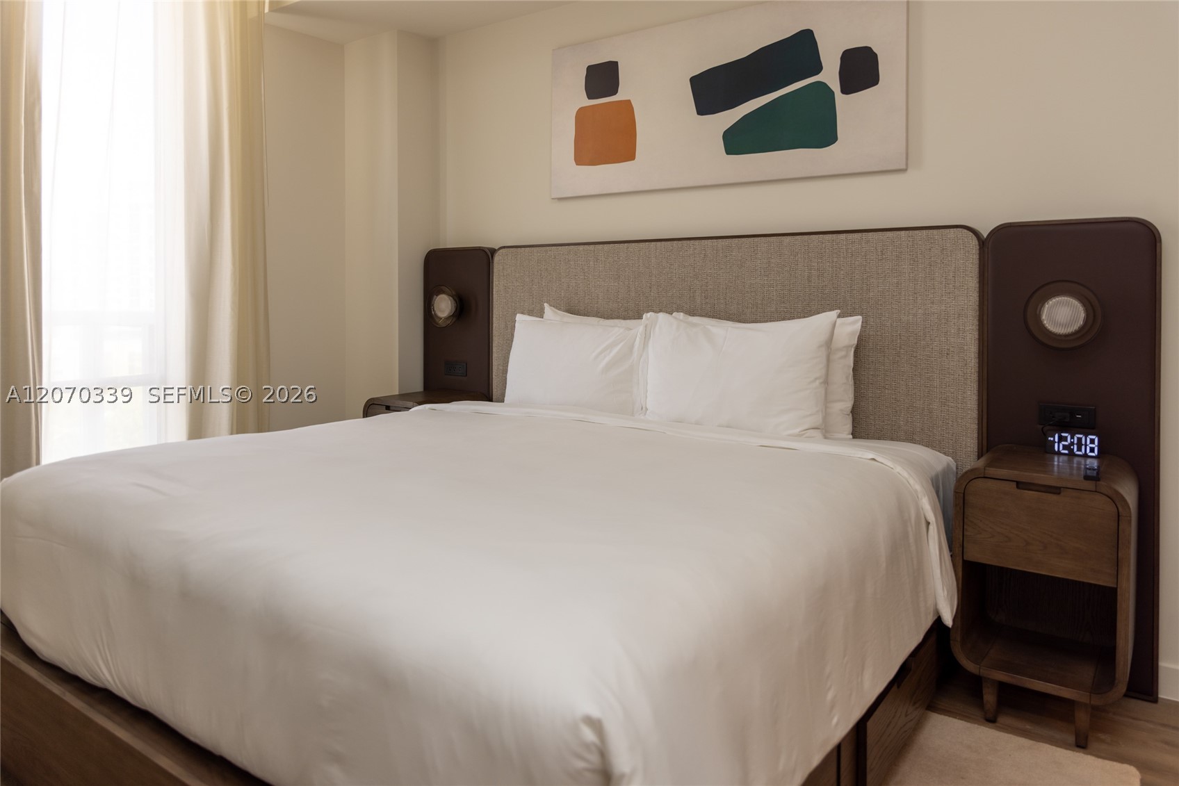 1611 SW 2nd Ave #709 Miami, FL 33129