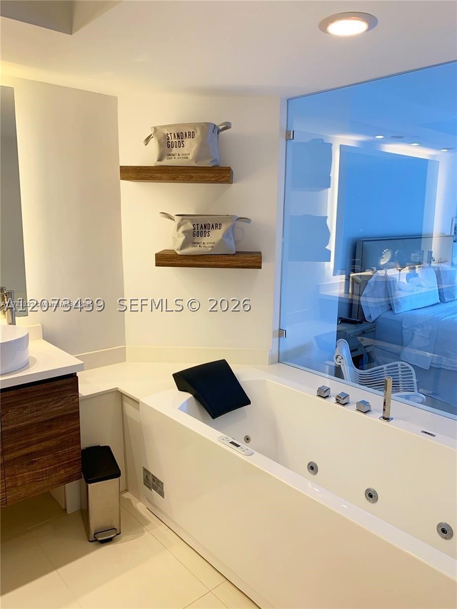 4779 Collins Ave #3708 Miami Beach, FL 33140