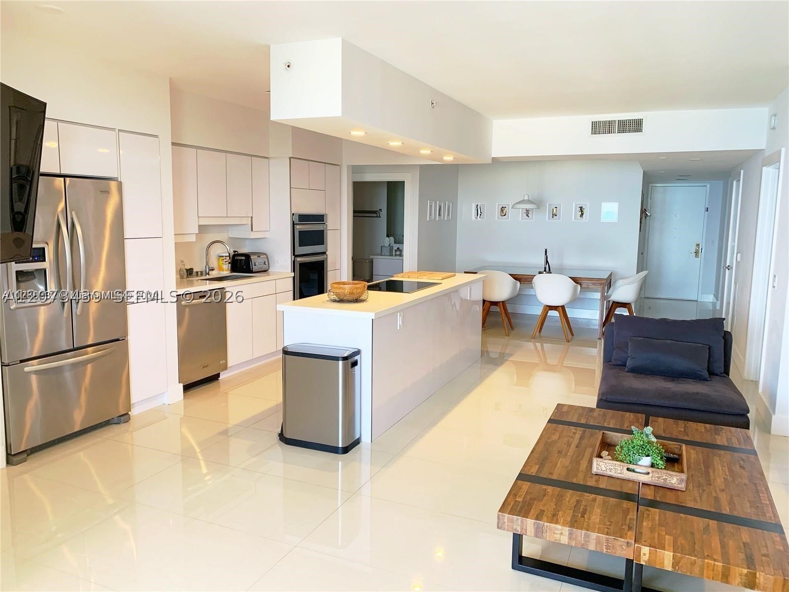 4779 Collins Ave #3708 Miami Beach, FL 33140