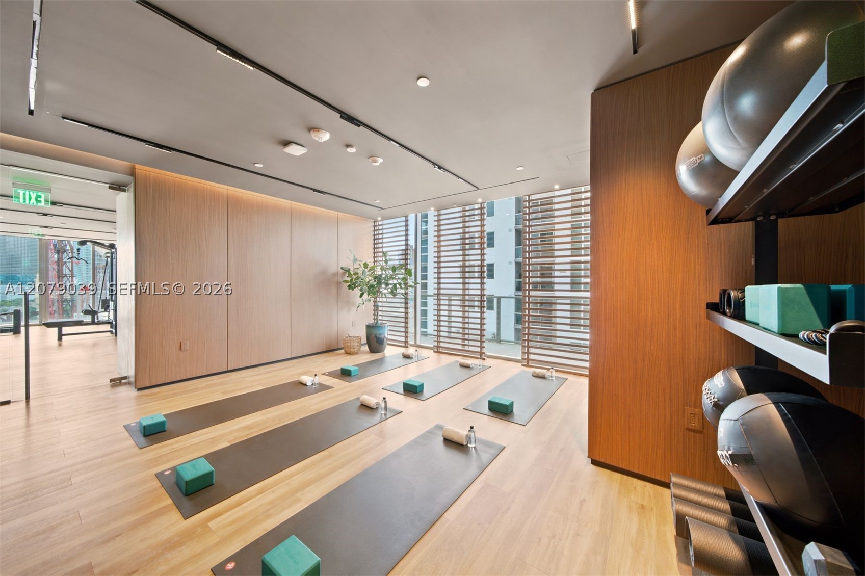 1400 Biscayne Blvd #1205 Miami, FL 33132
