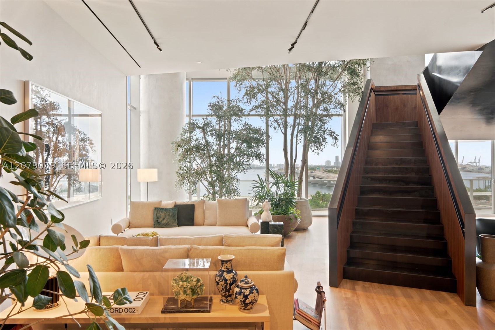 1400 Biscayne Blvd #1205 Miami, FL 33132