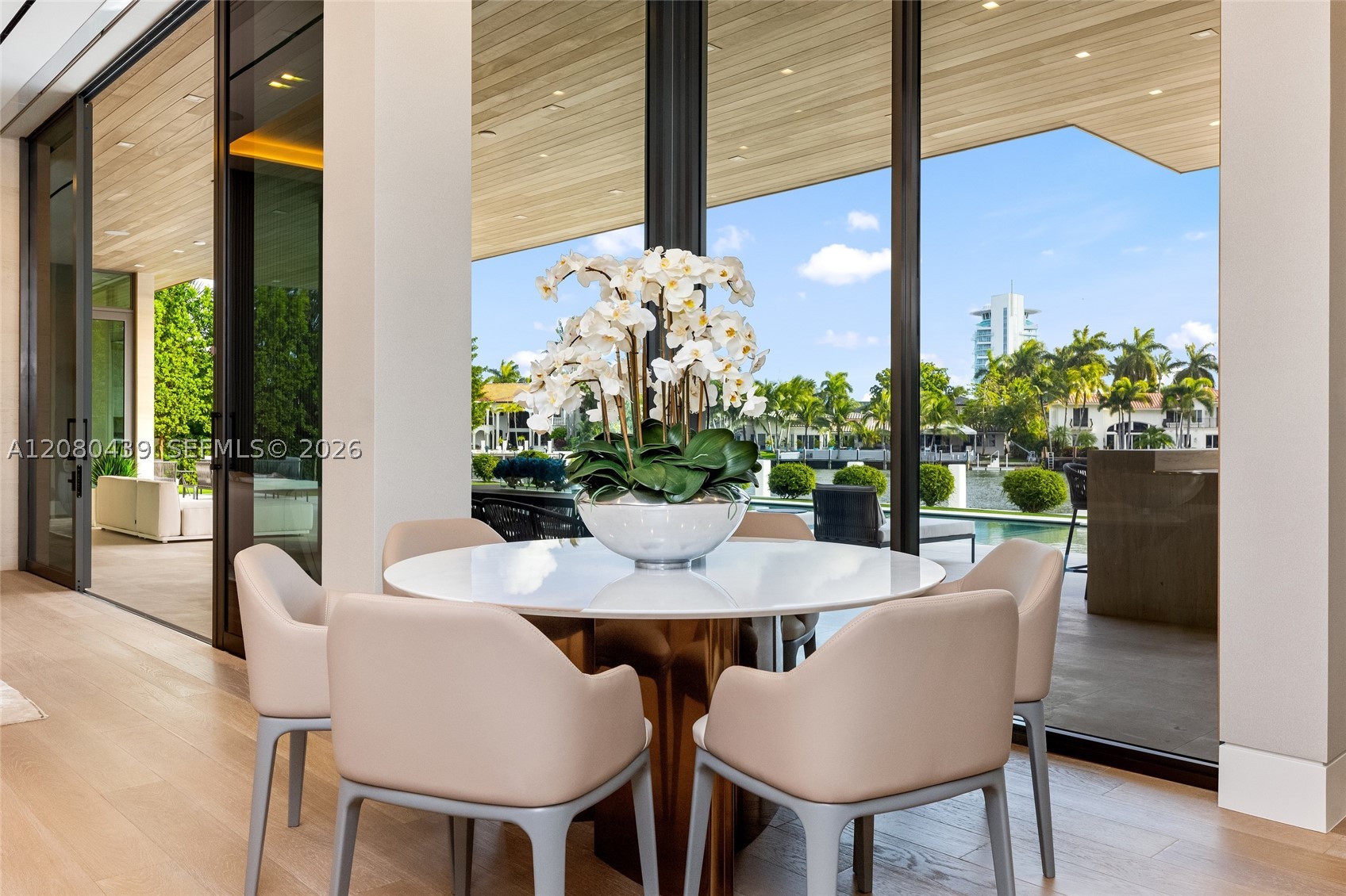 2560 Del Lago Dr Fort Lauderdale, FL 33316