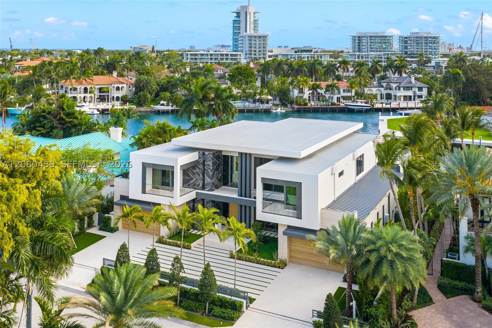 2560 Del Lago Dr Fort Lauderdale, FL 33316