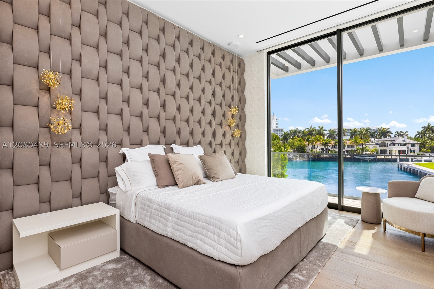 2560 Del Lago Dr Fort Lauderdale, FL 33316