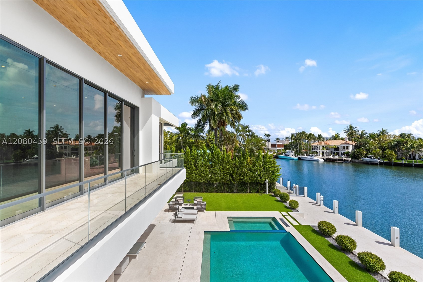2560 Del Lago Dr Fort Lauderdale, FL 33316