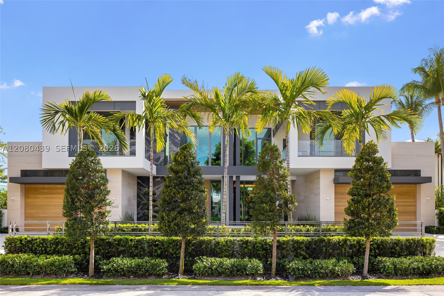 2560 Del Lago Dr Fort Lauderdale, FL 33316