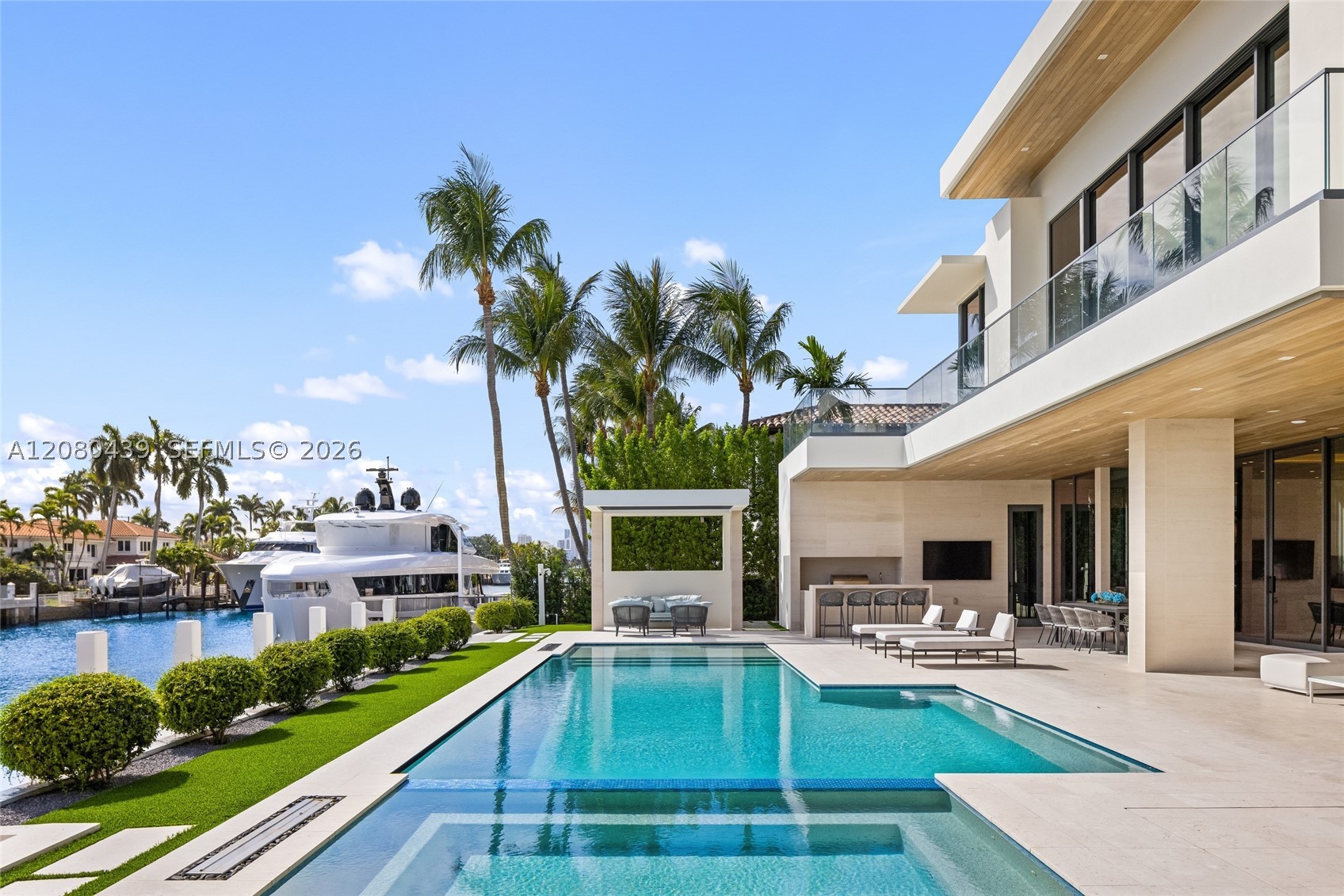 2560 Del Lago Dr Fort Lauderdale, FL 33316