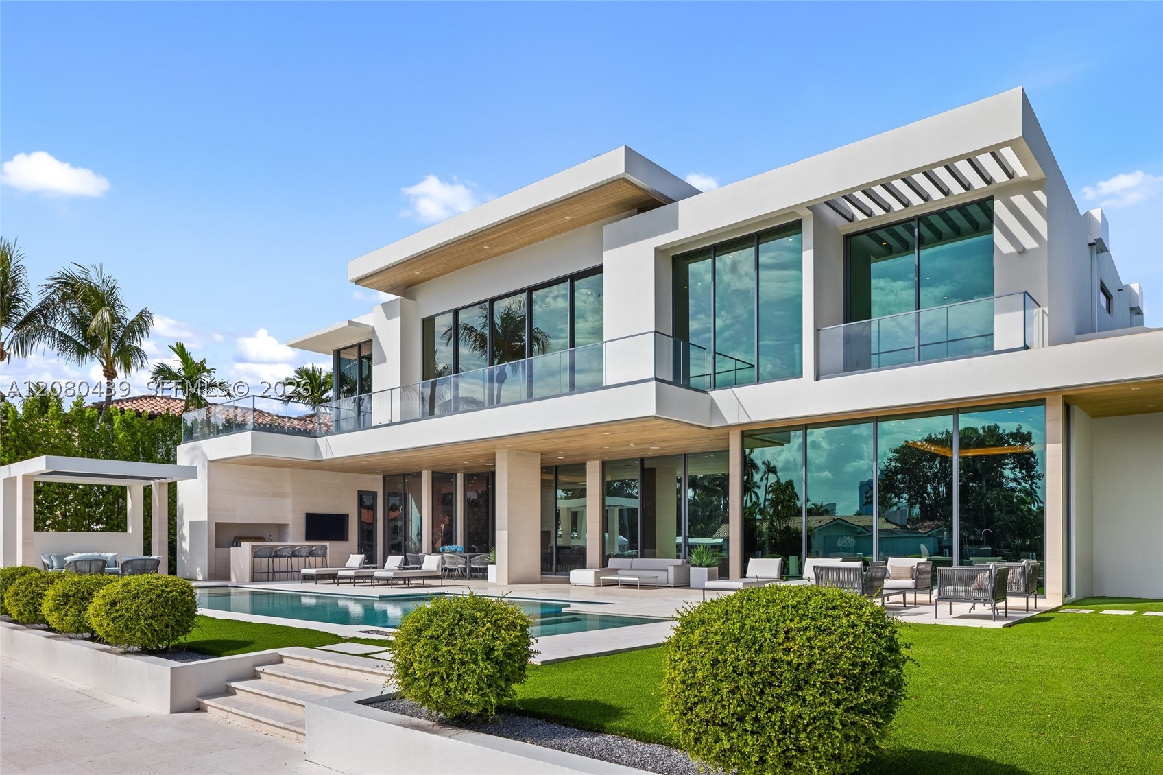 2560 Del Lago Dr Fort Lauderdale, FL 33316