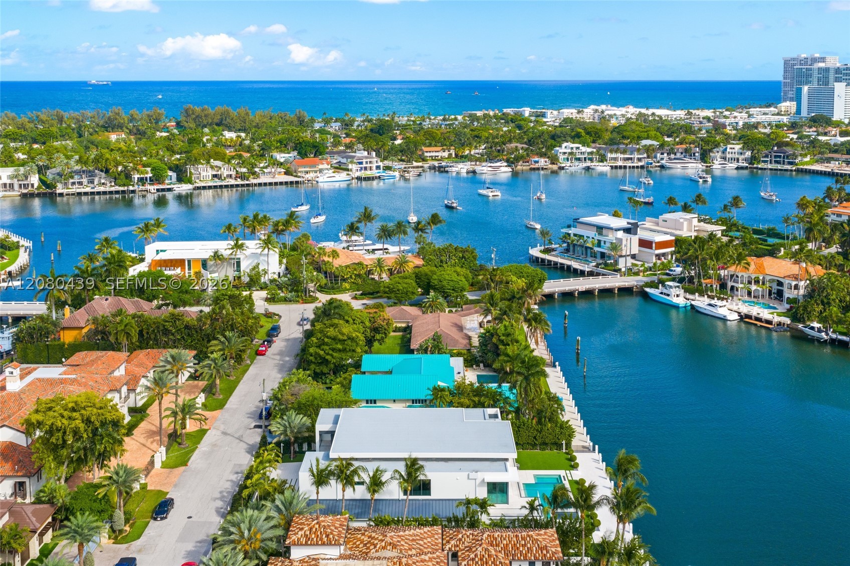 2560 Del Lago Dr Fort Lauderdale, FL 33316