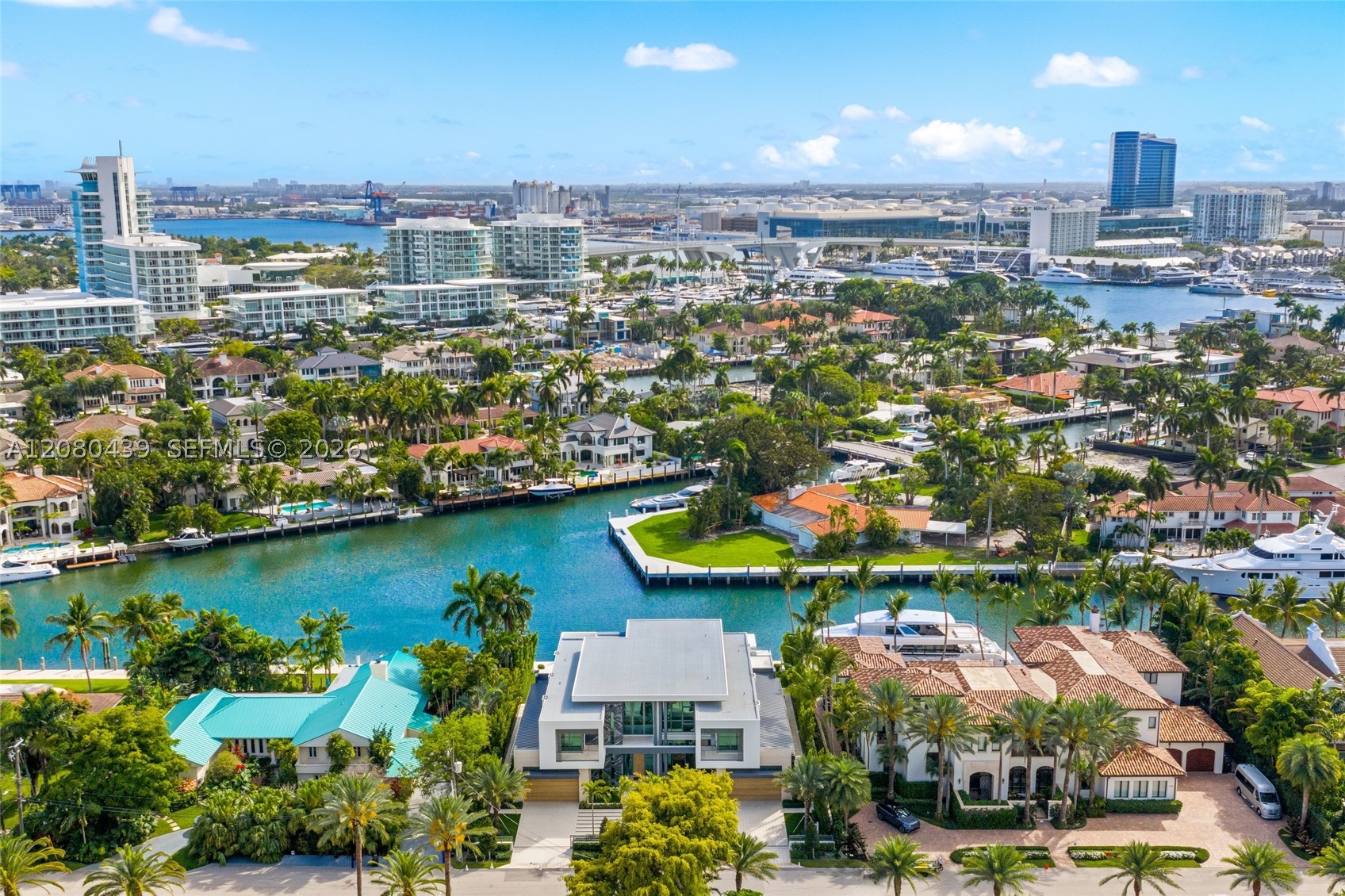 2560 Del Lago Dr Fort Lauderdale, FL 33316