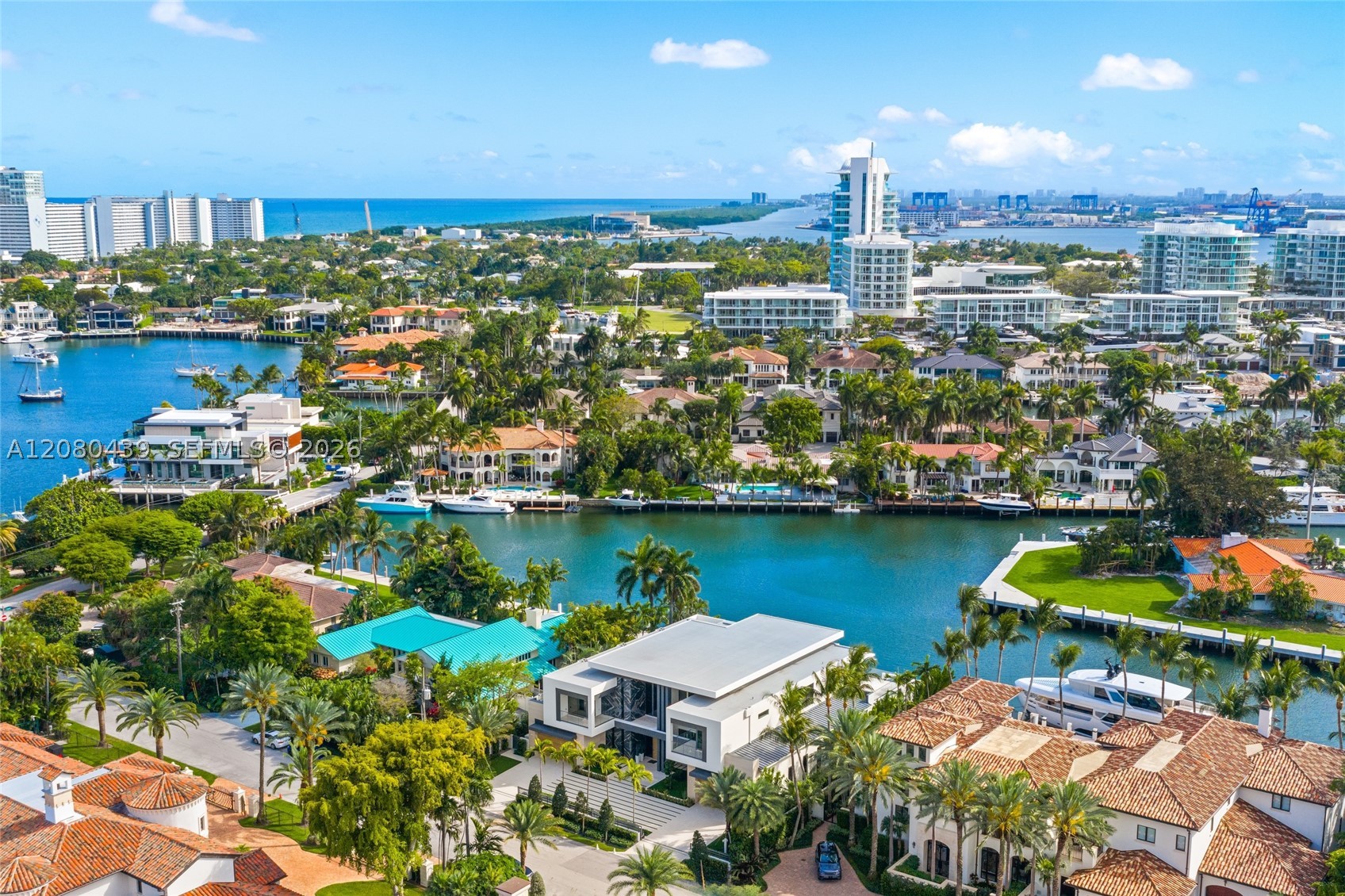 2560 Del Lago Dr Fort Lauderdale, FL 33316