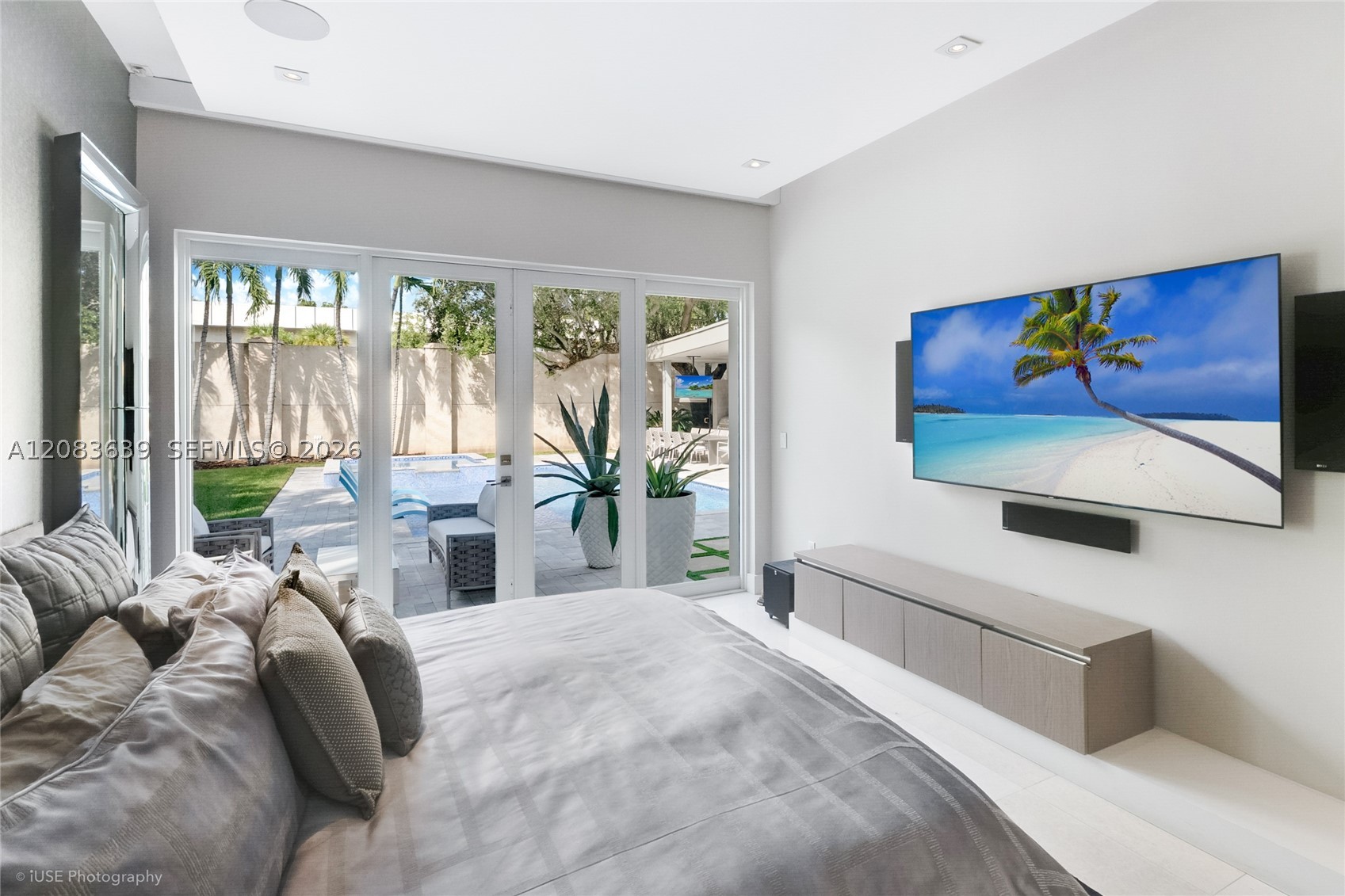 137 W Shore Dr Miami, FL 33133
