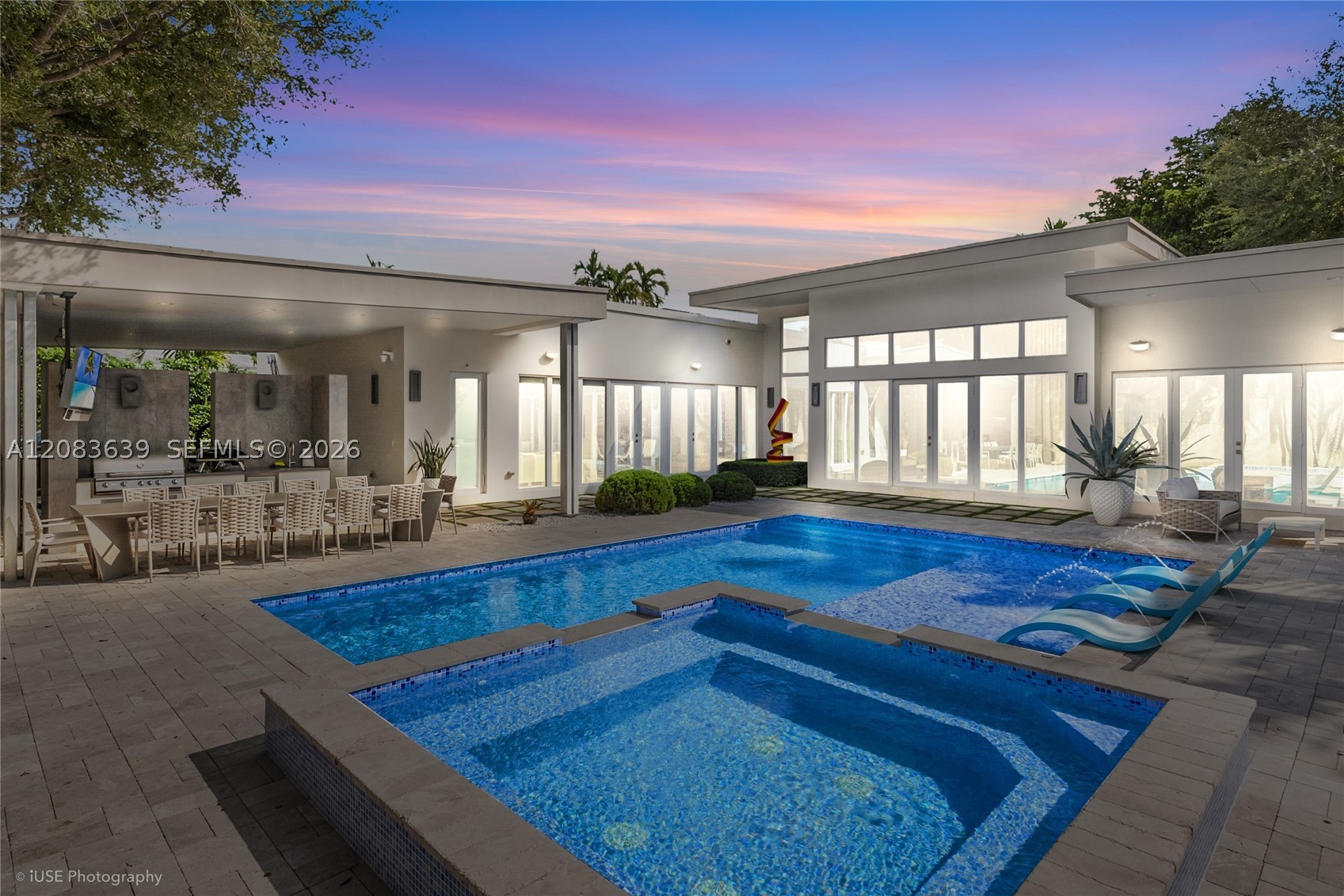 137 W Shore Dr Miami, FL 33133