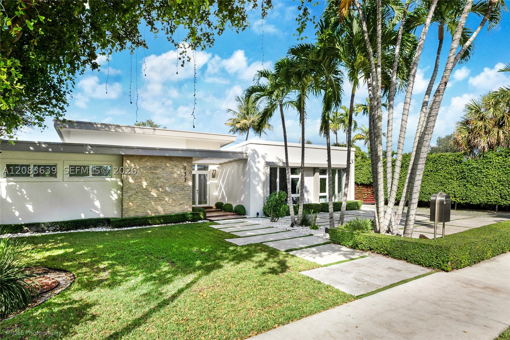 137 W Shore Dr Miami, FL 33133