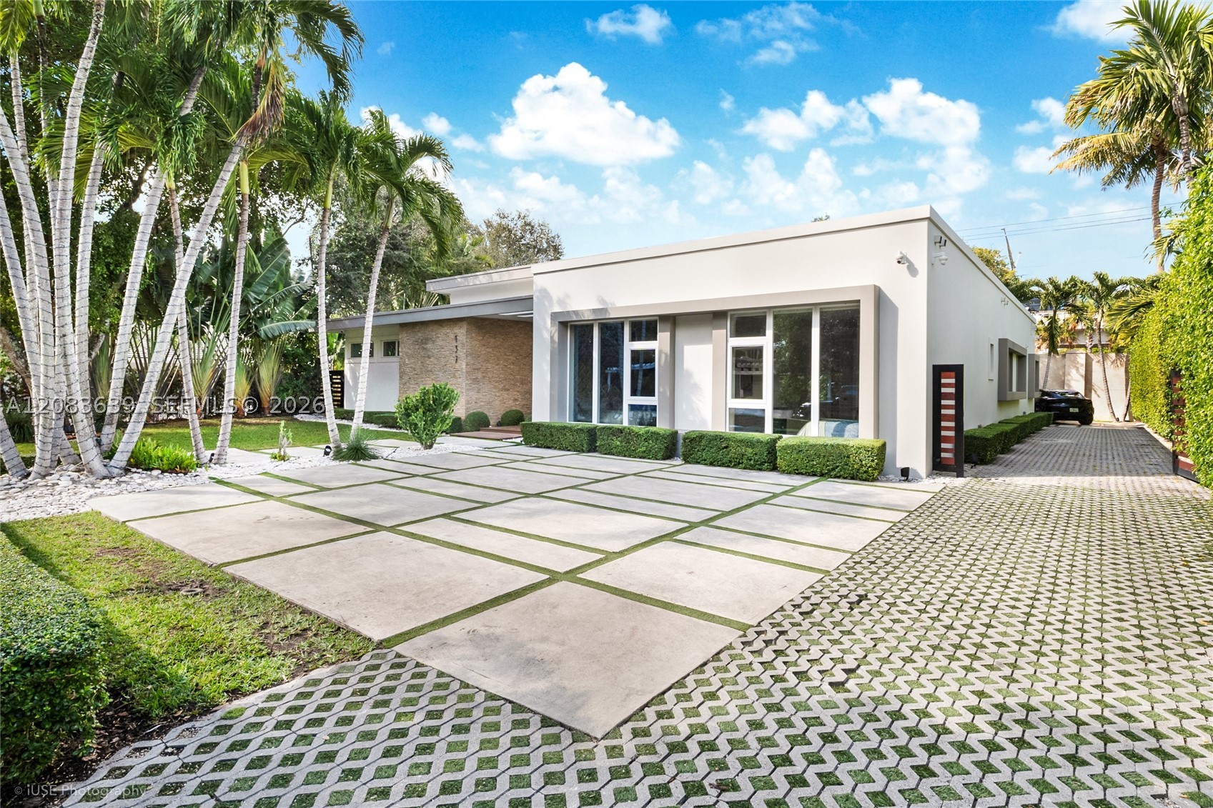 137 W Shore Dr Miami, FL 33133
