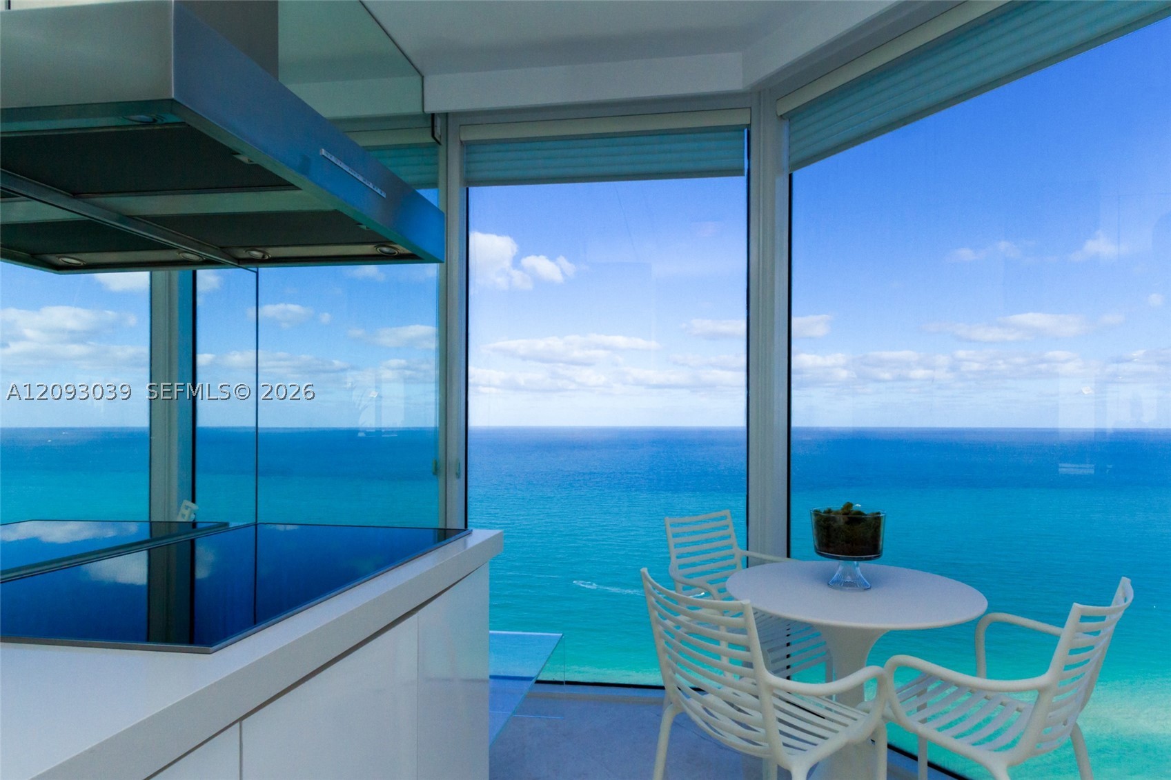 4775 Collins Ave #3203