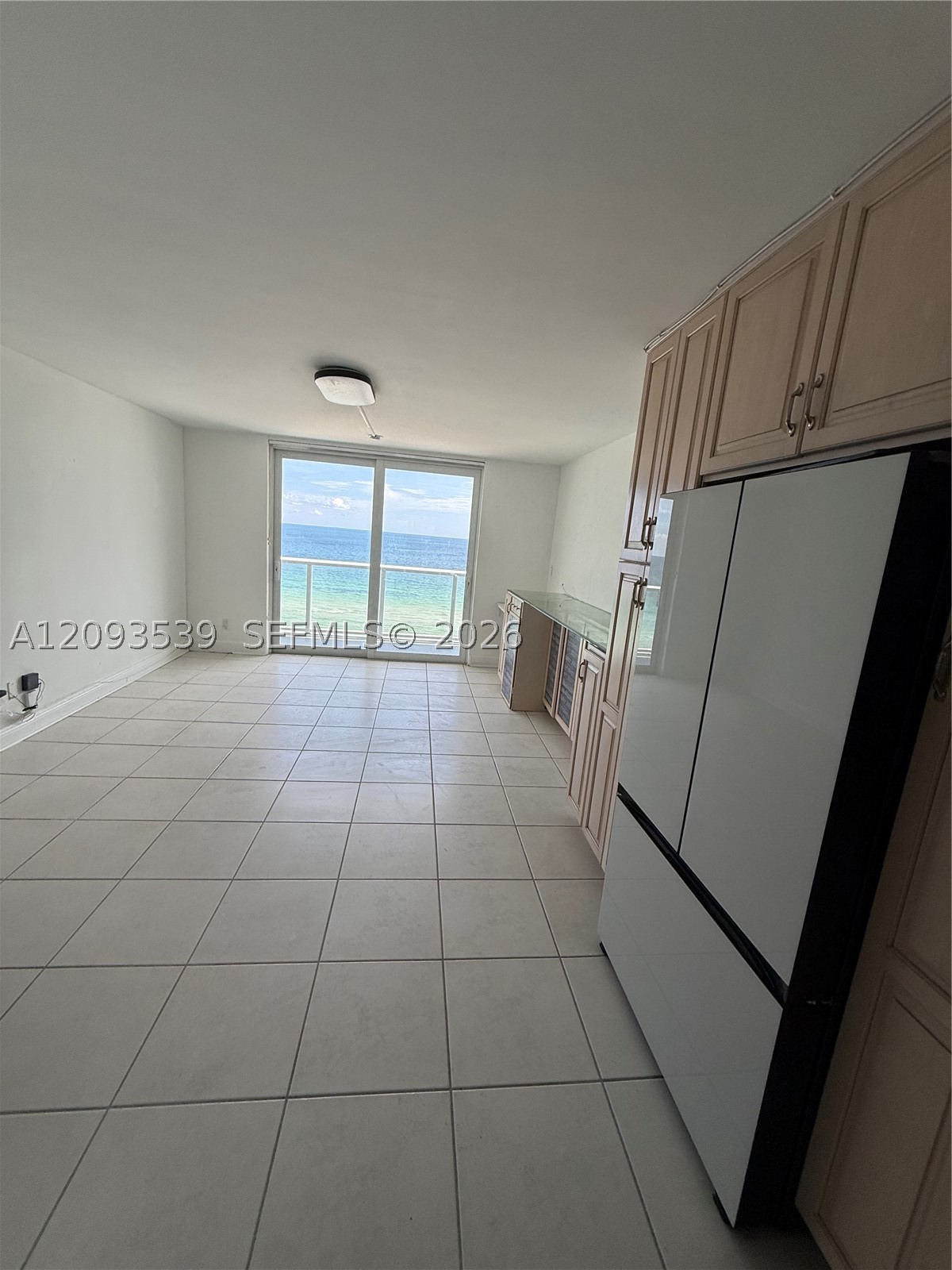 19201 Collins Ave #711