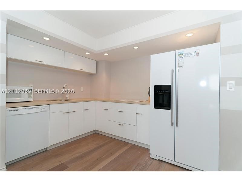 1800 Collins Ave #11E