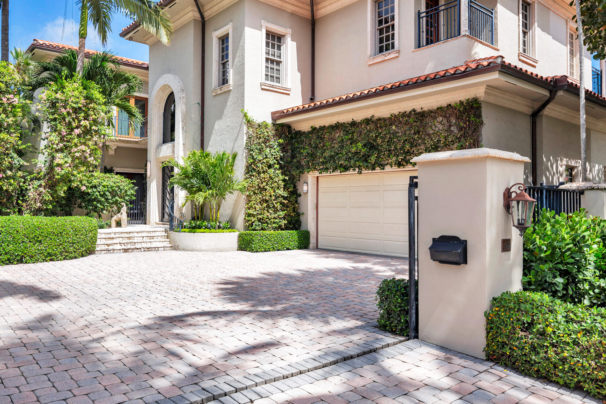 349 Chilean Palm Beach, FL 33480