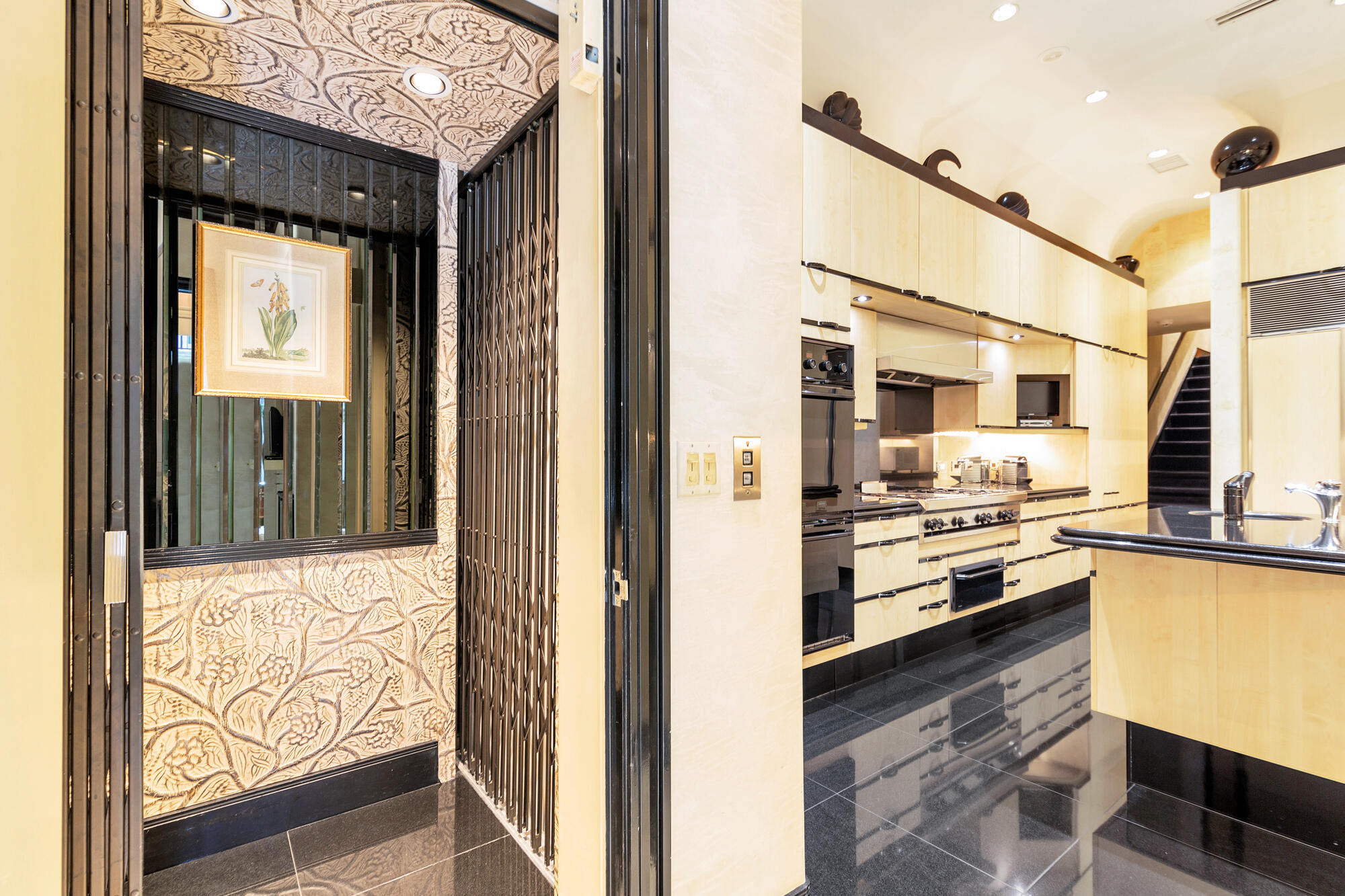 349 Chilean Palm Beach, FL 33480