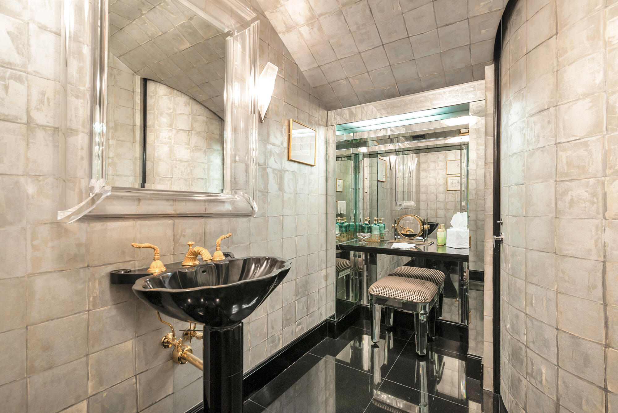 349 Chilean Palm Beach, FL 33480