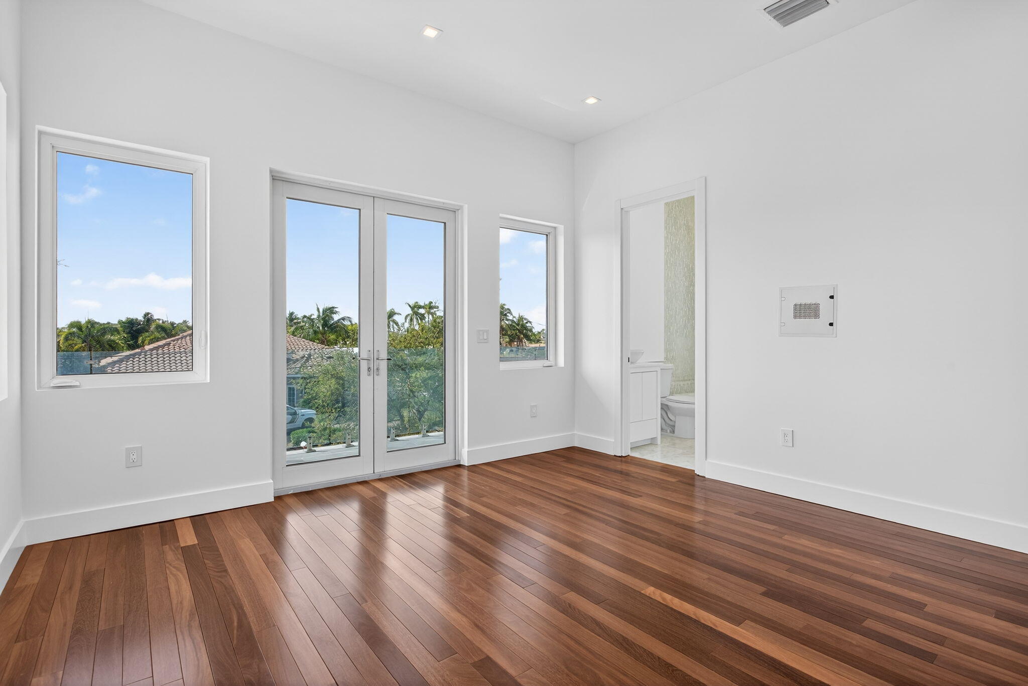 2641 NE 48th Lighthouse Point, FL 33064