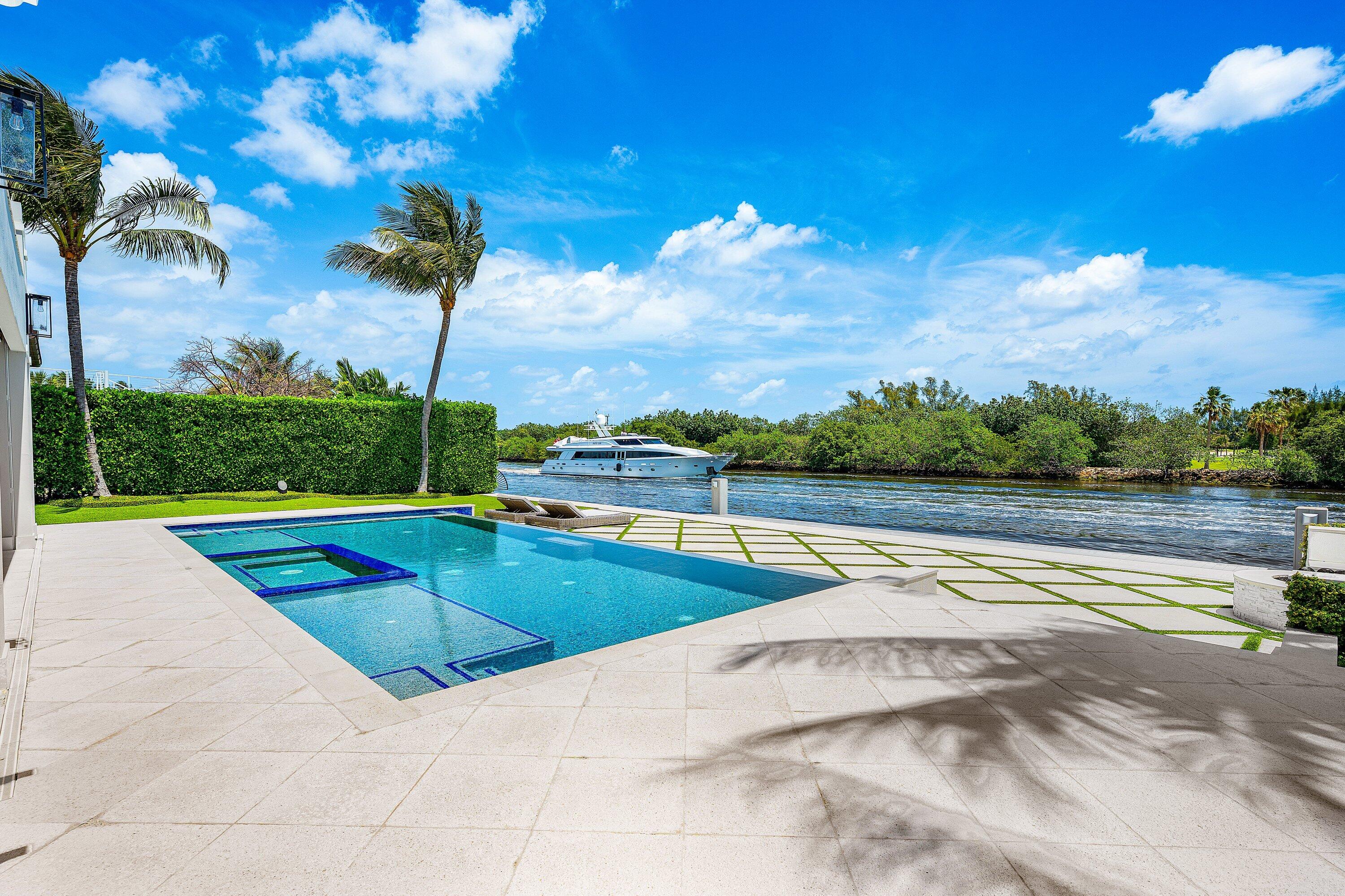 2530 Avenue Au Soleil Gulf Stream, FL 33483
