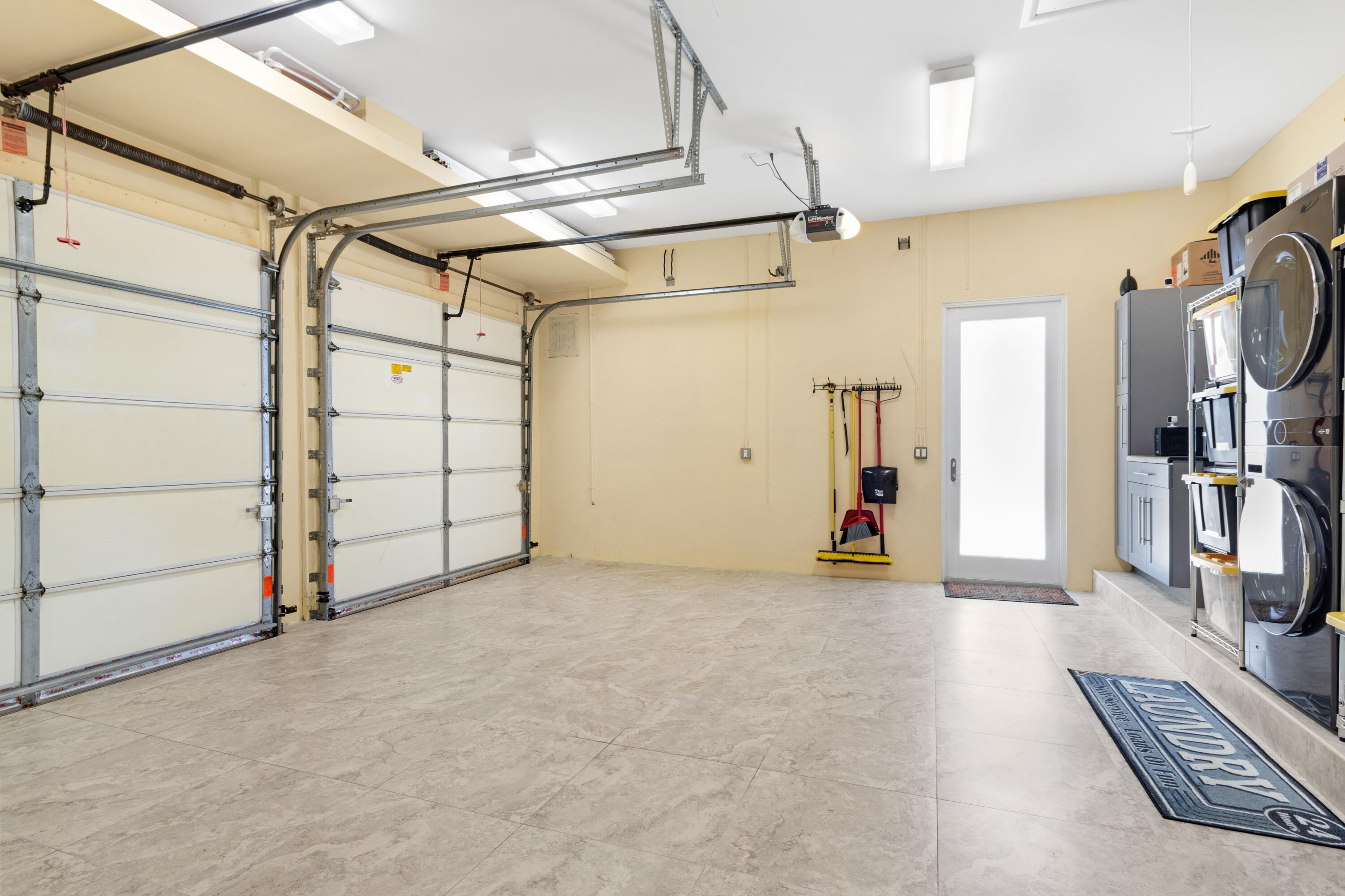 371 SE 15th Pompano Beach, FL 33060