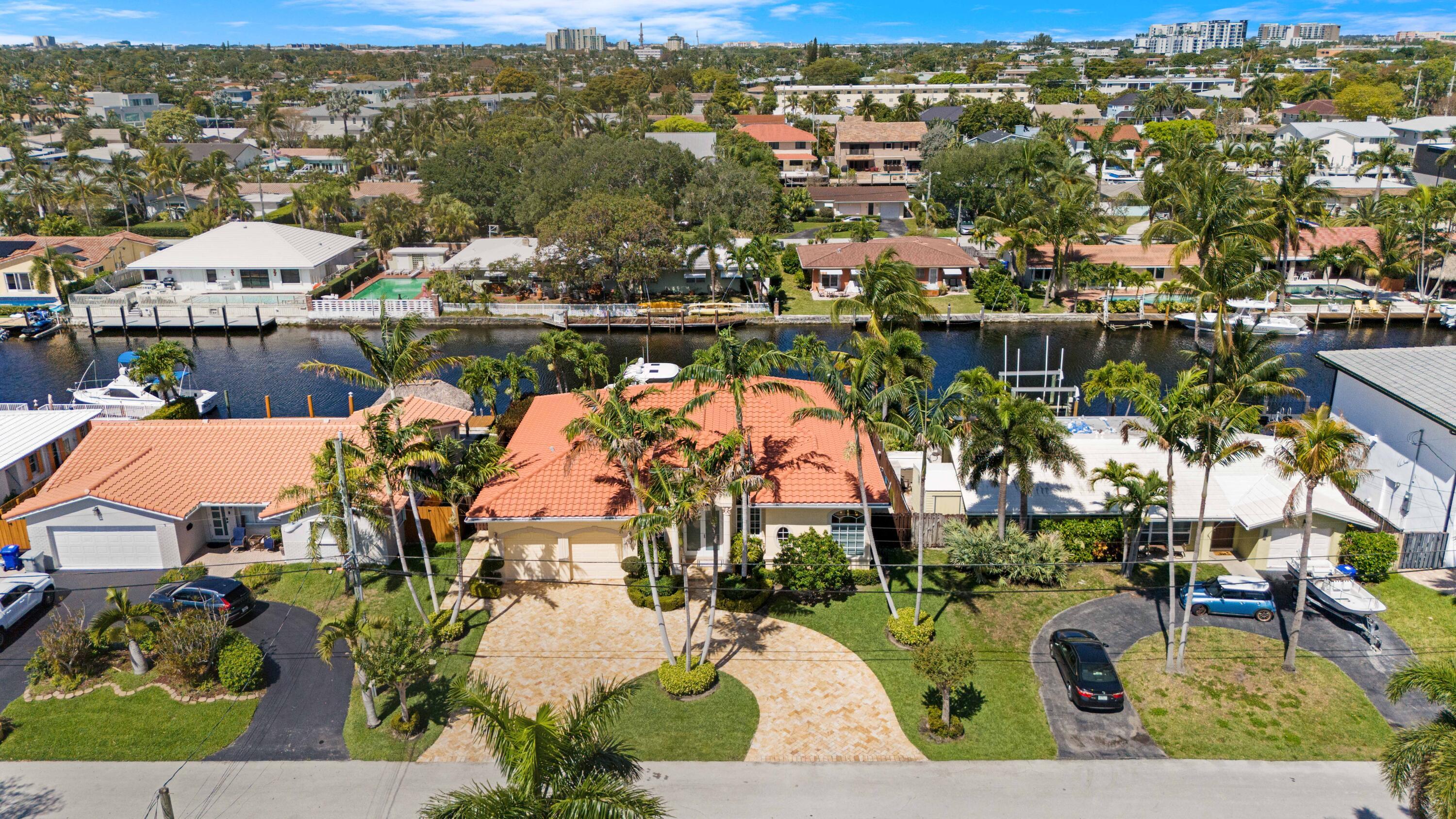 371 SE 15th Pompano Beach, FL 33060