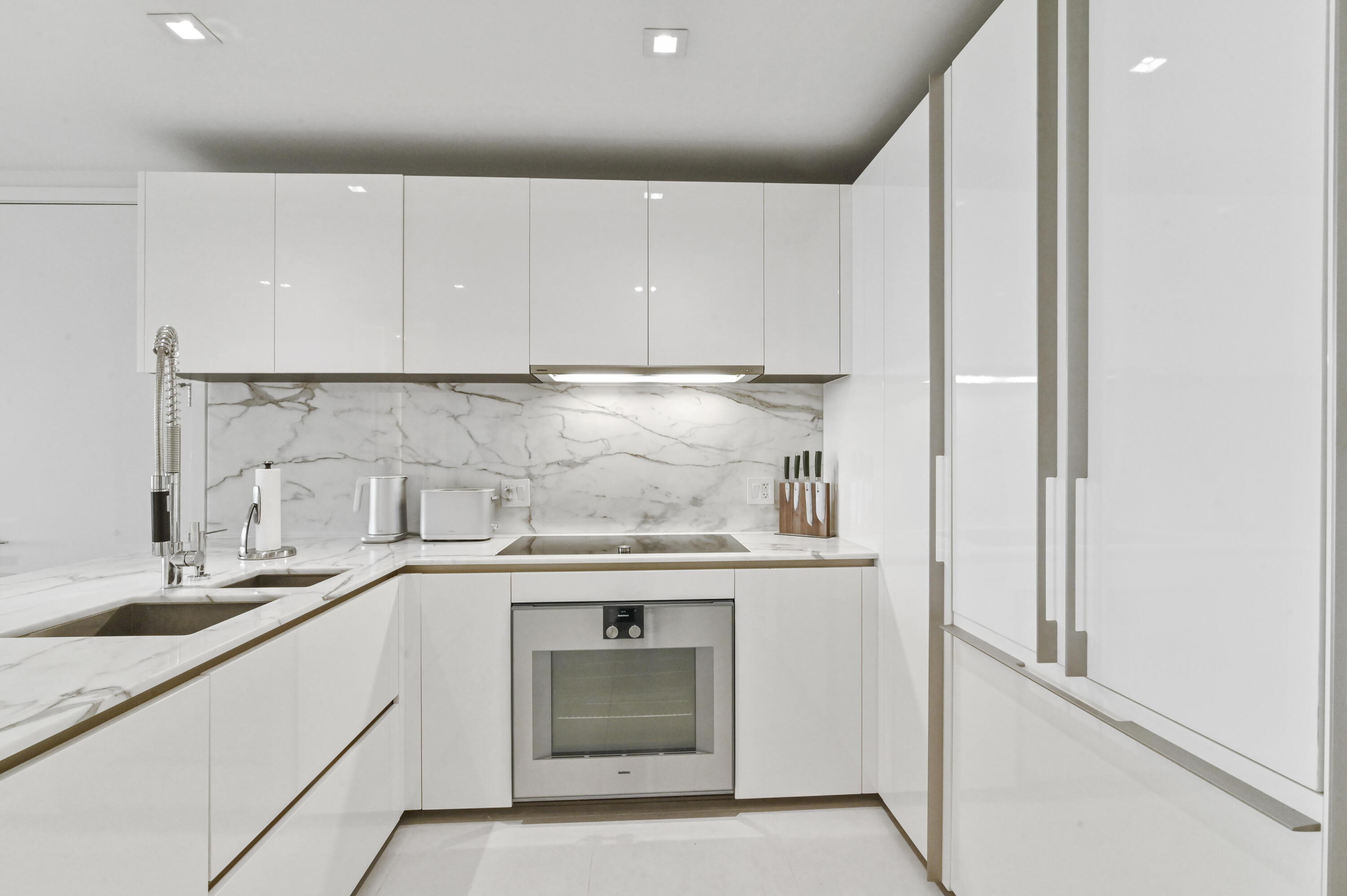10203 Collins #305 Bal Harbour, FL 33154
