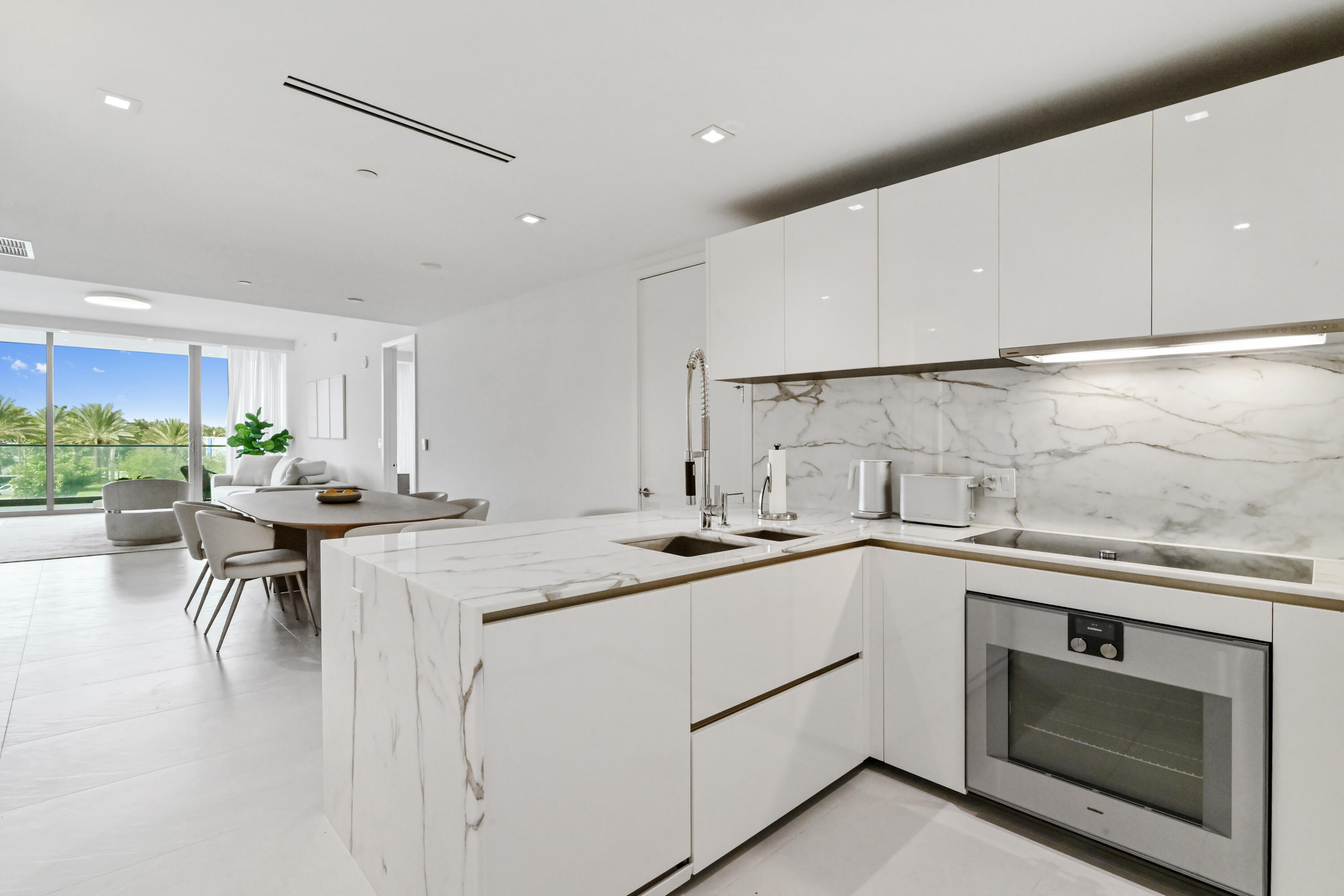 10203 Collins #305 Bal Harbour, FL 33154