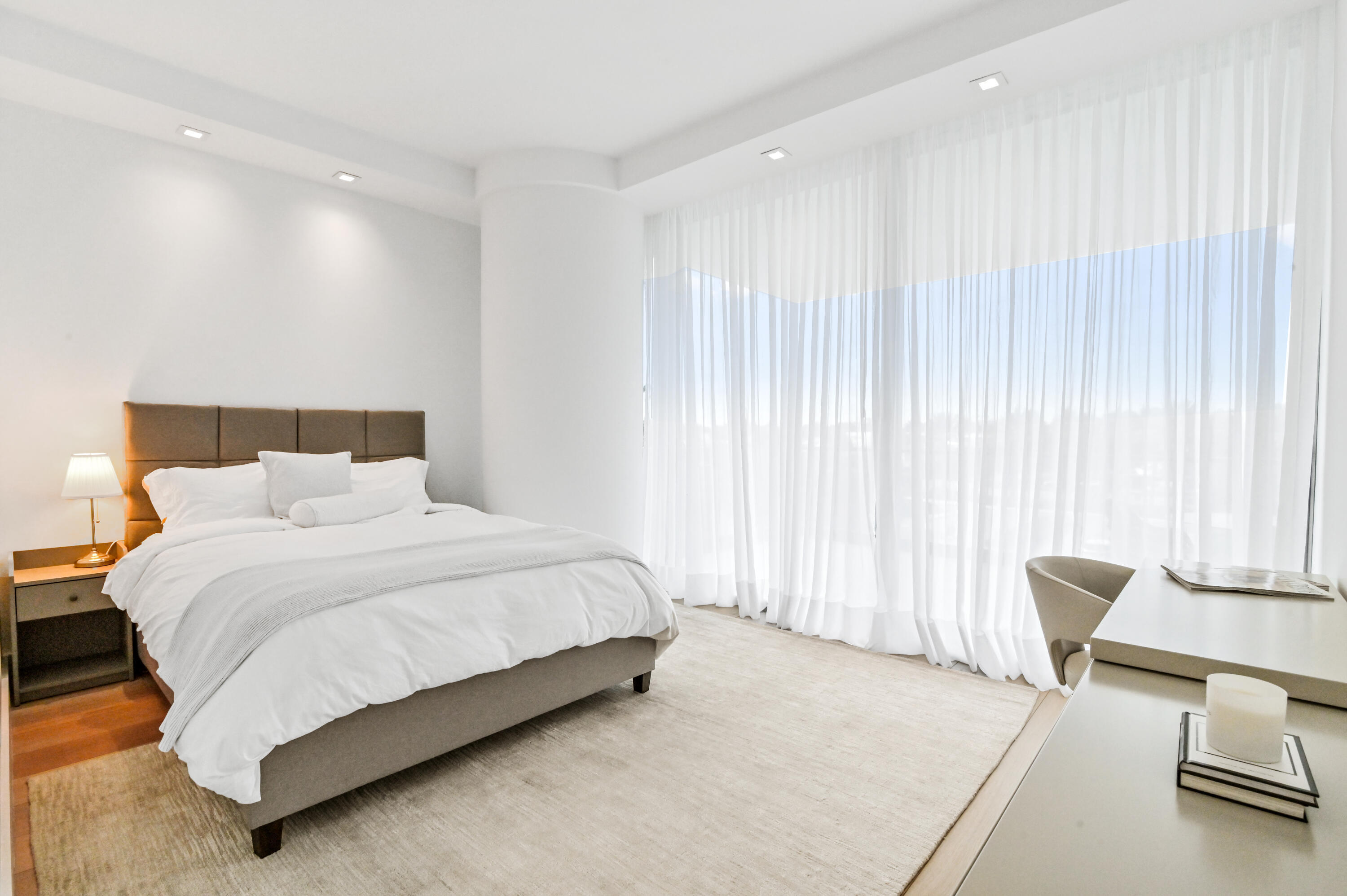 10203 Collins #305 Bal Harbour, FL 33154