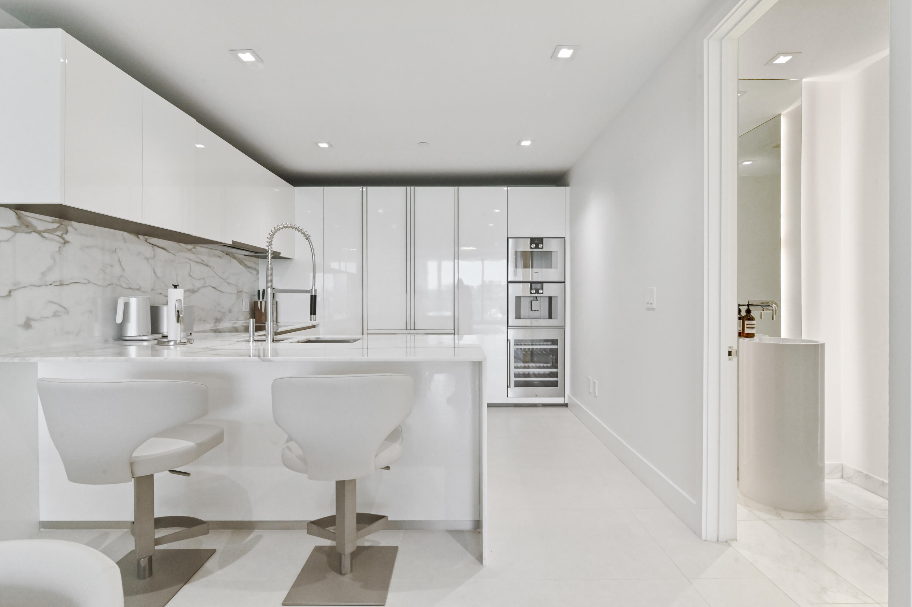 10203 Collins #305 Bal Harbour, FL 33154