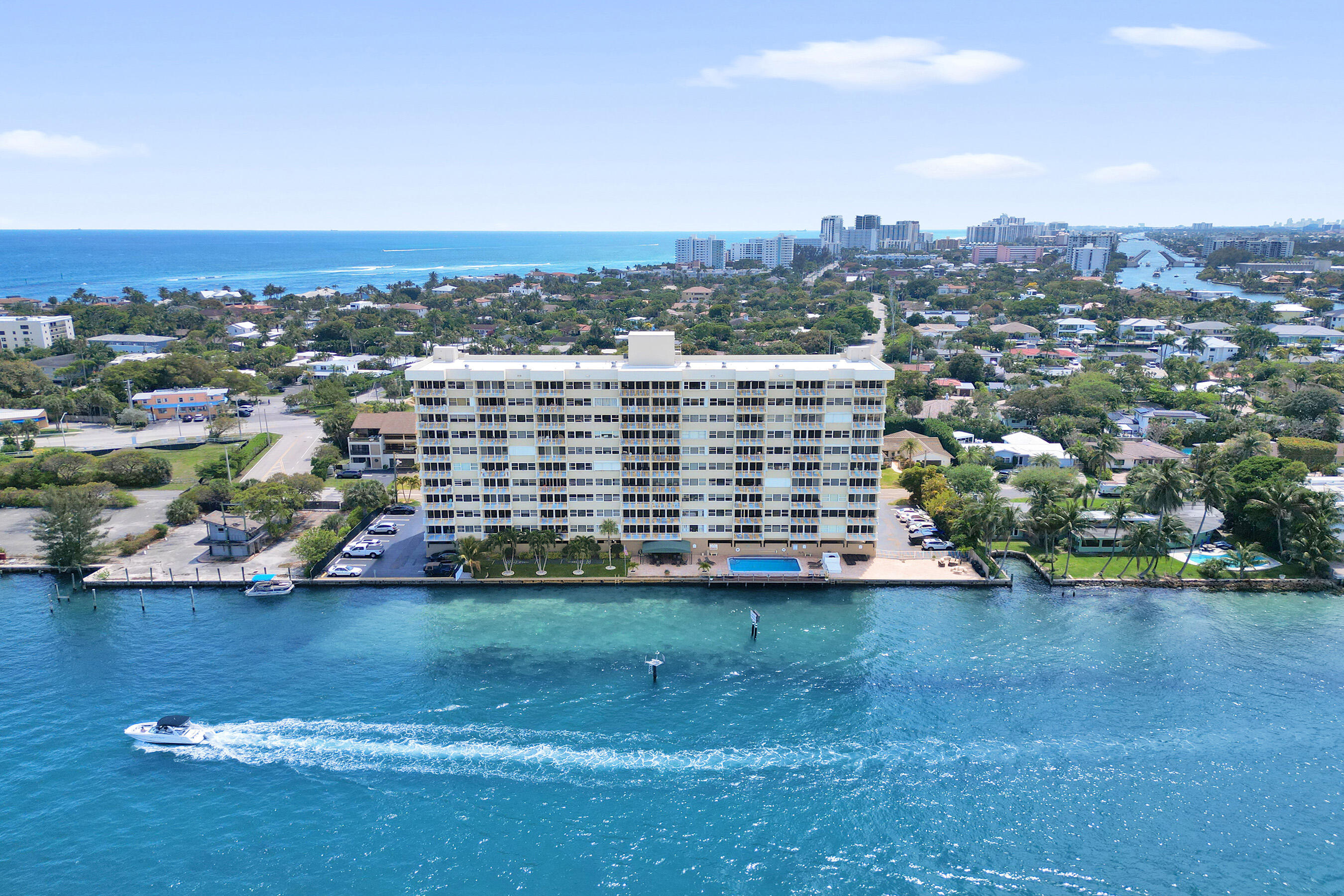2611 N Riverside #604