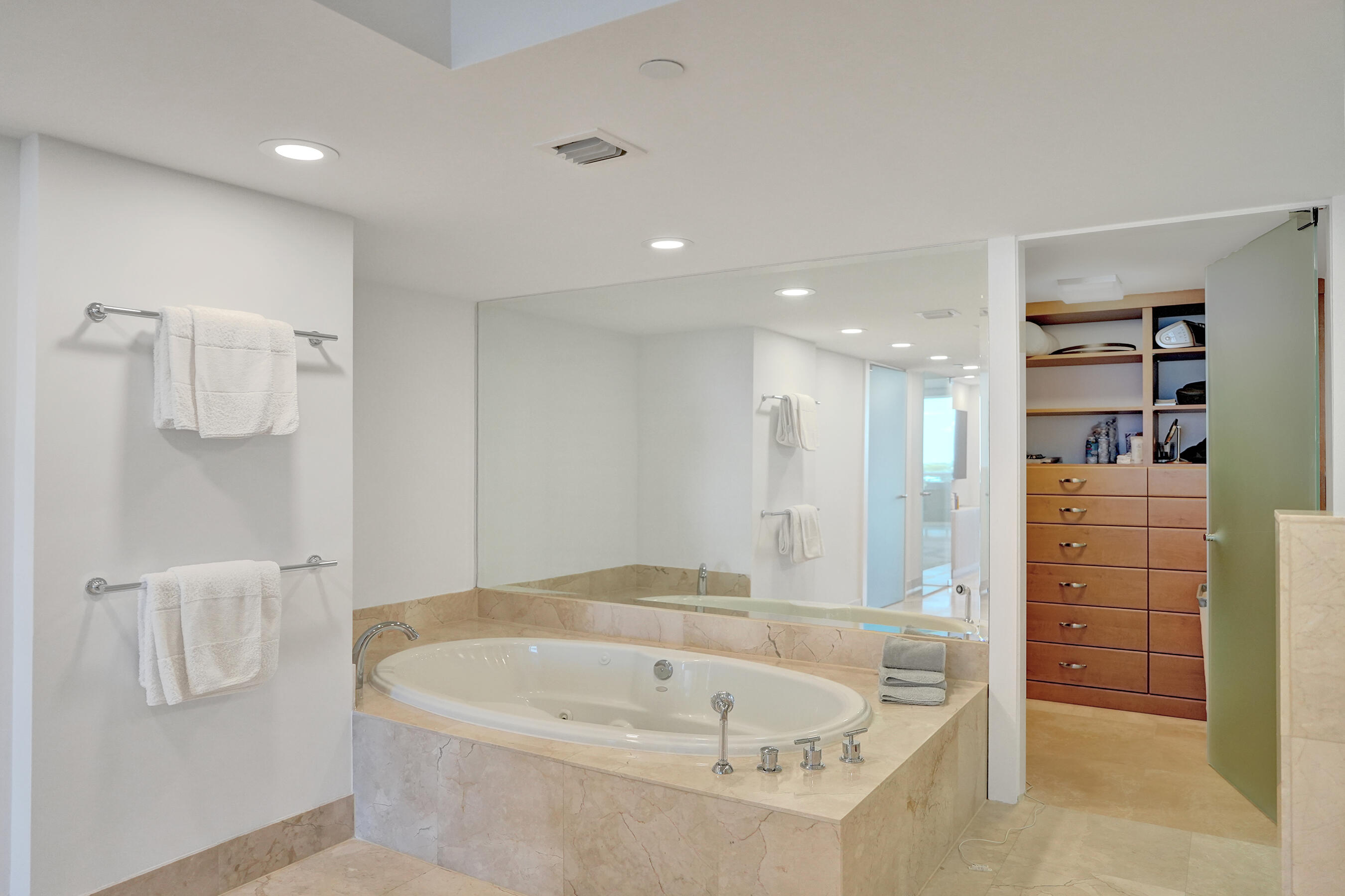 715 Bayshore #902 Fort Lauderdale, FL 33304