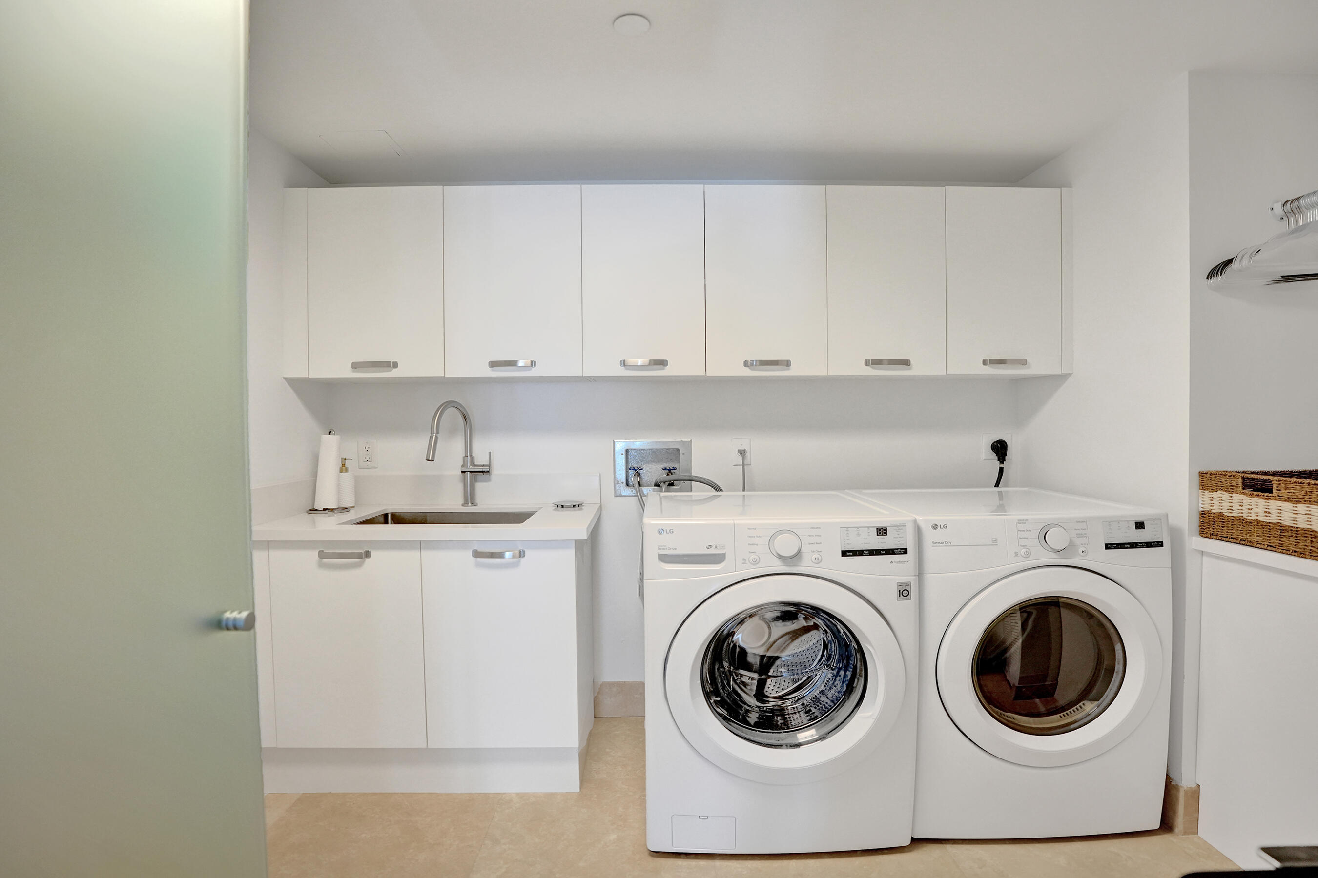 715 Bayshore #902 Fort Lauderdale, FL 33304