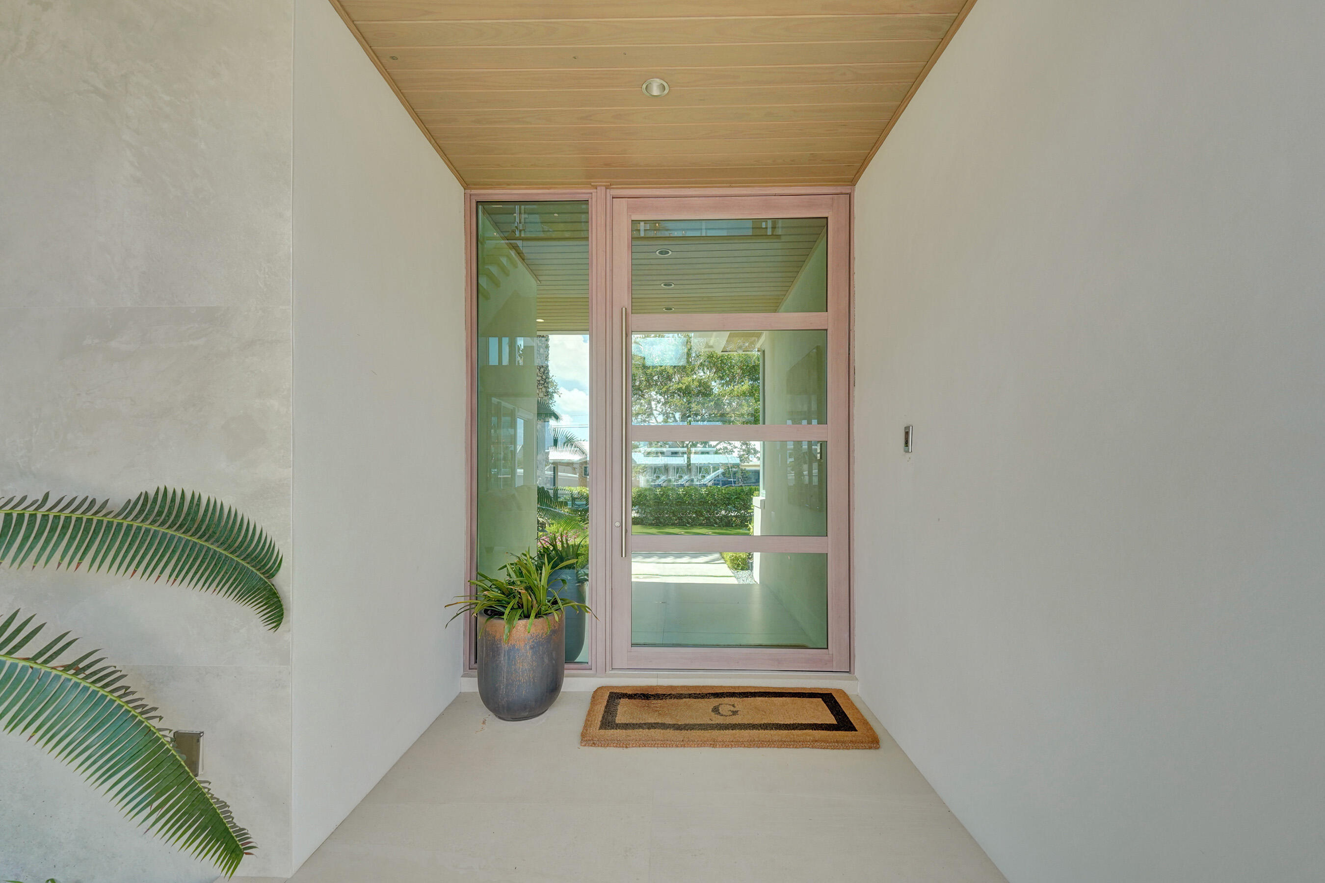 2718 NE 17th Fort Lauderdale, FL 33305